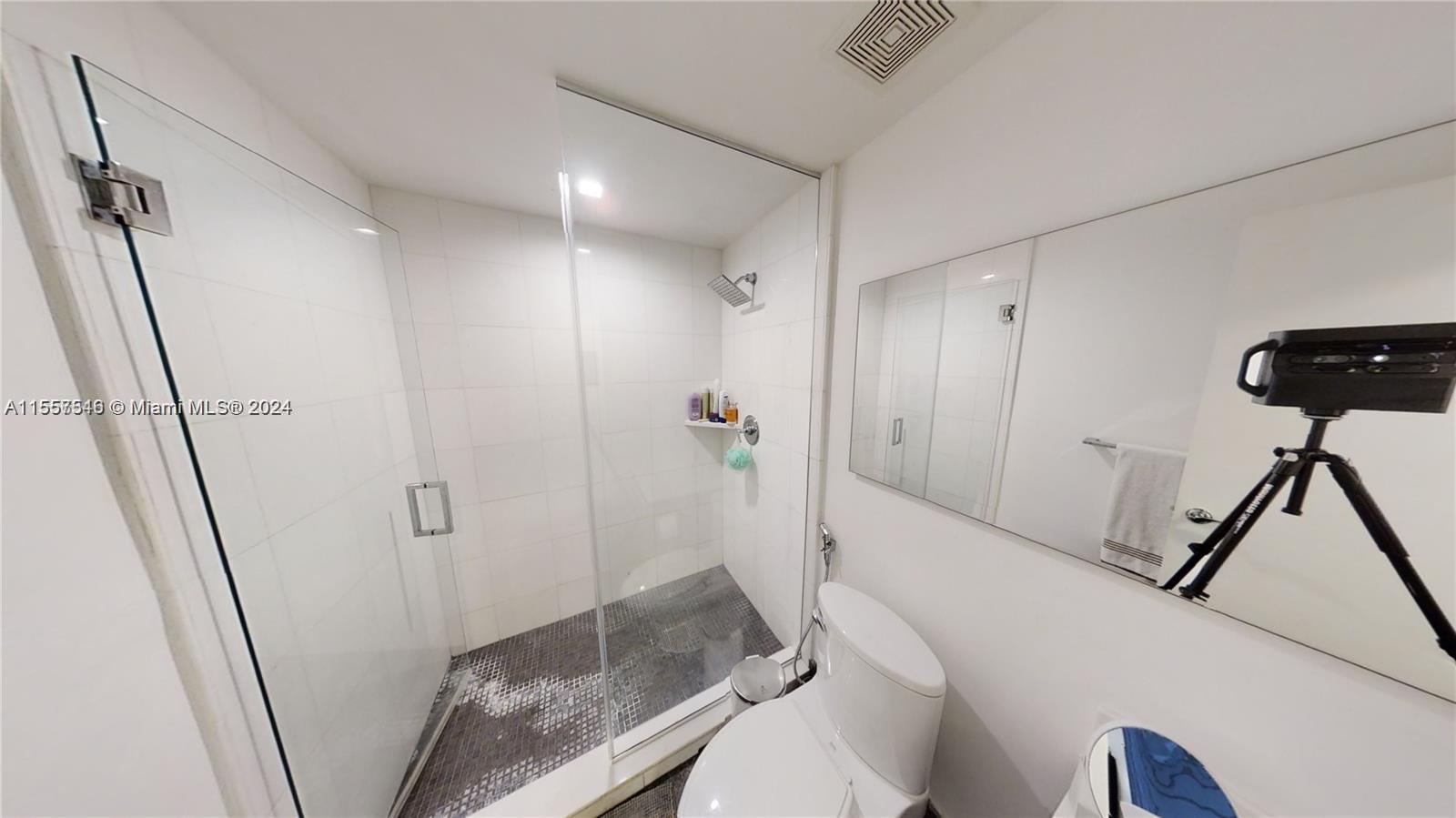 Aventura, Florida 33180, 2 Bedrooms Bedrooms, ,3 BathroomsBathrooms,Residential,For Sale,A11557546