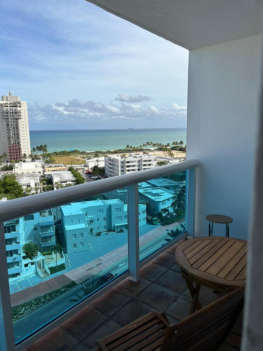 Miami Beach, Florida 33141, 1 Bedroom Bedrooms, ,1 BathroomBathrooms,Residentiallease,For Rent,A11557721