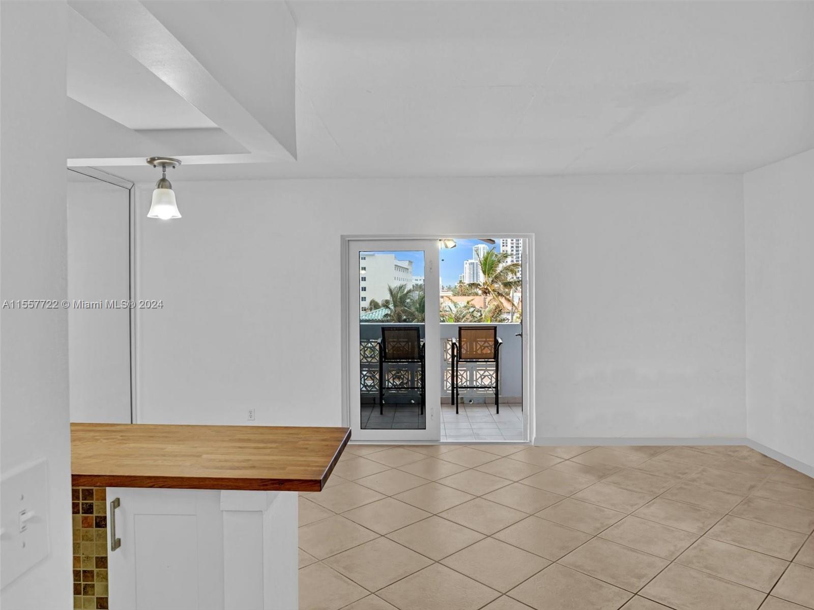 320 S Surf Road 402, Hollywood, Florida 33019, 1 Bedroom Bedrooms, ,1 BathroomBathrooms,Residential,For Sale,320 S Surf Road 402,A11557722