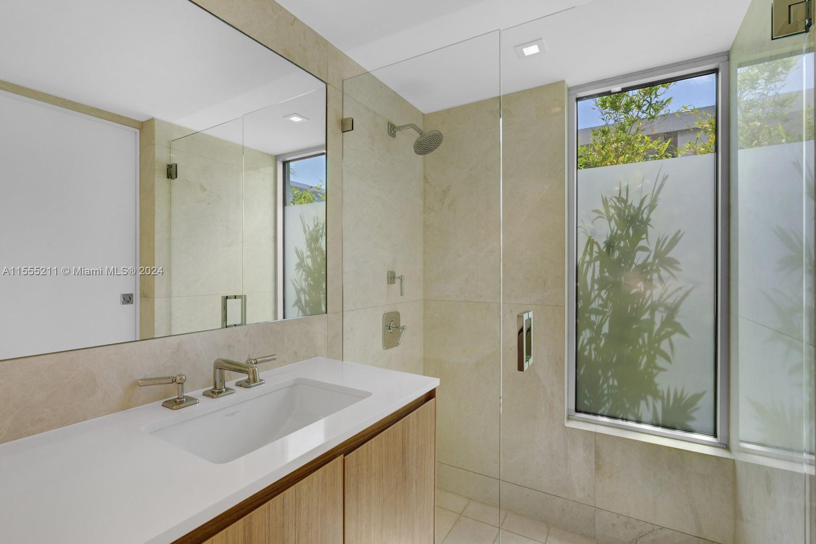 234 Washington Ave D, Miami Beach, Florida 33139, 3 Bedrooms Bedrooms, ,3 BathroomsBathrooms,Residential,For Sale,234 Washington Ave D,A11555211