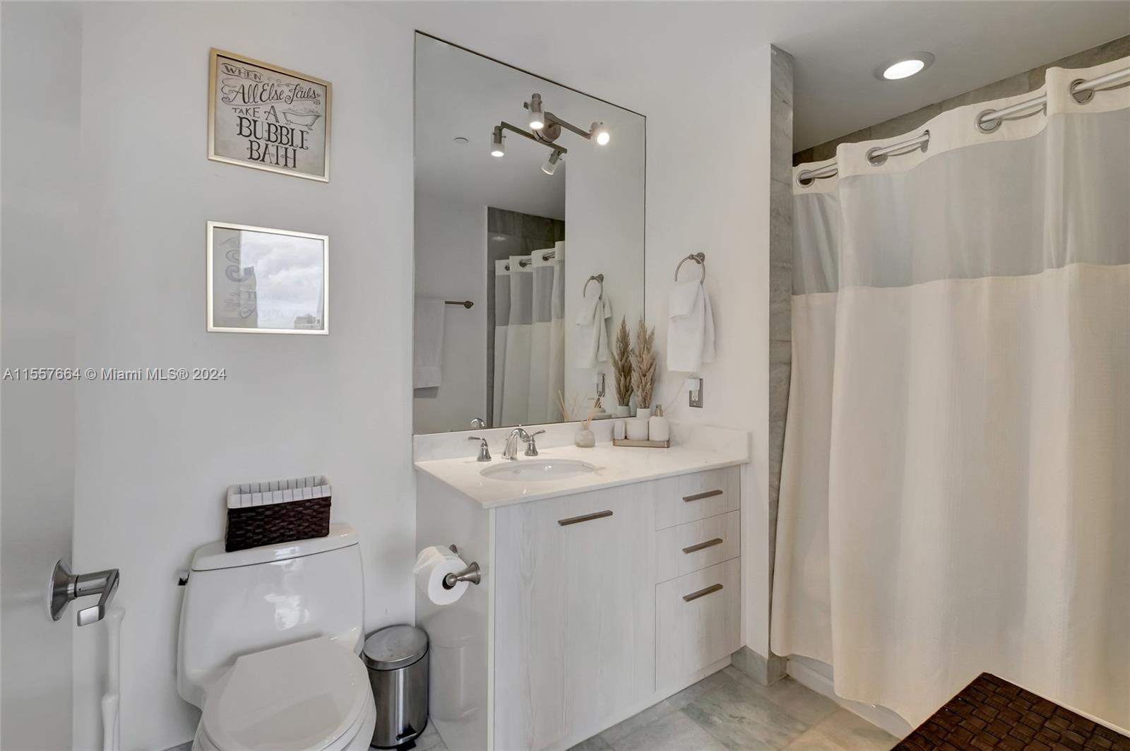 1060 Brickell Ave 3011, Miami, Florida 33131, 2 Bedrooms Bedrooms, ,2 BathroomsBathrooms,Residential,For Sale,1060 Brickell Ave 3011,A11557664