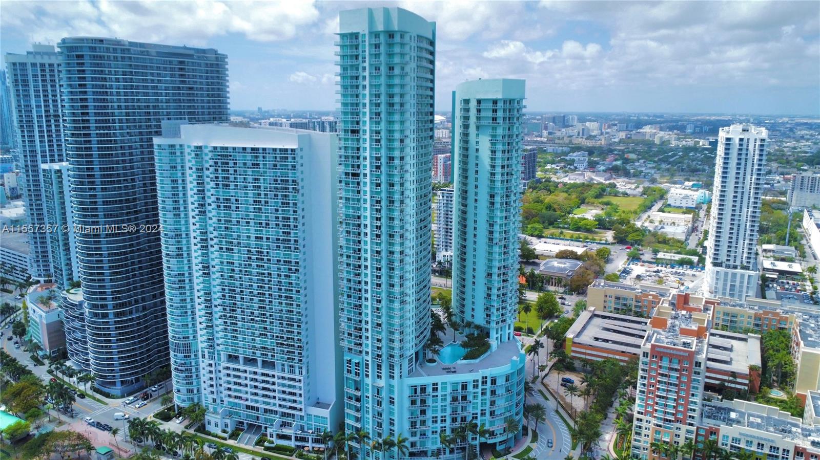 Near Publix, dining, Design District and all Edgewater has to​​‌​​​​‌​​‌‌​‌‌​​​‌‌​‌​‌​‌​​​‌​​ offer.