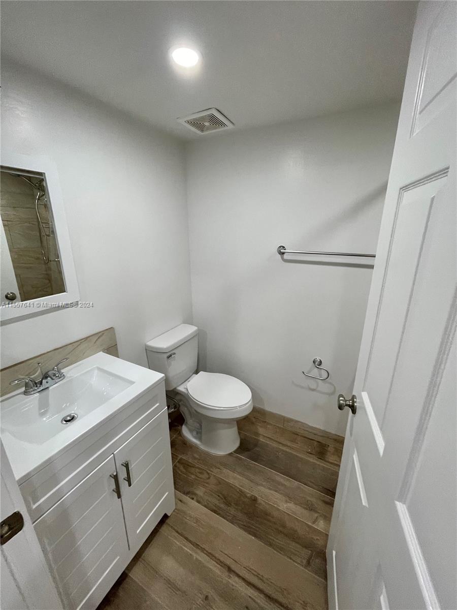 1280 S Alhambra Cir 1111A, Coral Gables, Florida 33146, ,1 BathroomBathrooms,Residentiallease,For Rent,1280 S Alhambra Cir 1111A,A11557641