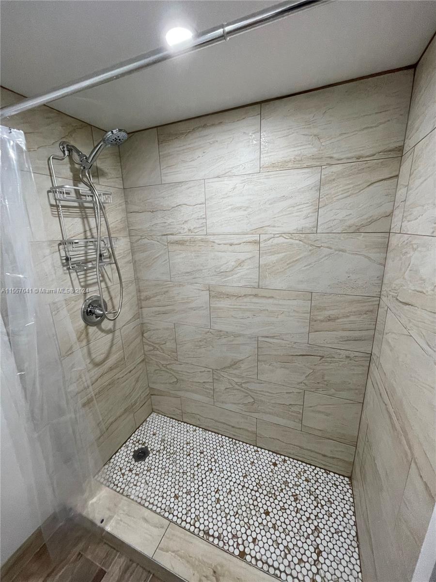 1280 S Alhambra Cir 1111A, Coral Gables, Florida 33146, ,1 BathroomBathrooms,Residentiallease,For Rent,1280 S Alhambra Cir 1111A,A11557641