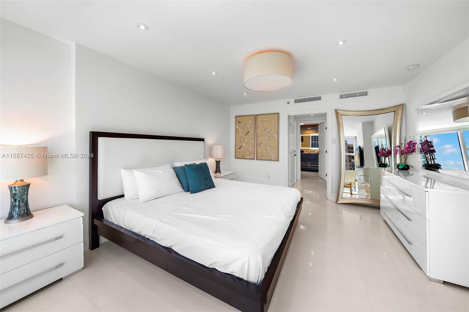 6801 Collins Ave 1206, Miami Beach, Florida 33141, 2 Bedrooms Bedrooms, ,2 BathroomsBathrooms,Residentiallease,For Rent,6801 Collins Ave 1206,A11557425