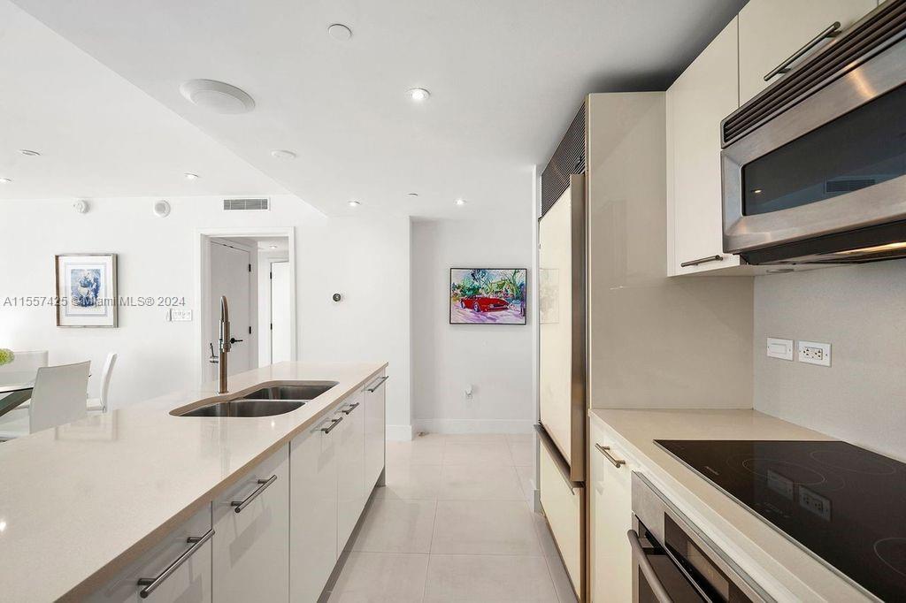 6801 Collins Ave 1206, Miami Beach, Florida 33141, 2 Bedrooms Bedrooms, ,2 BathroomsBathrooms,Residentiallease,For Rent,6801 Collins Ave 1206,A11557425