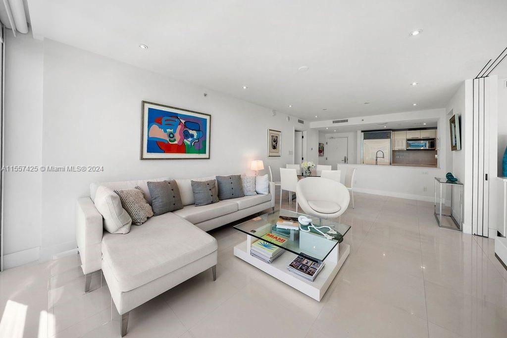 6801 Collins Ave 1206, Miami Beach, Florida 33141, 2 Bedrooms Bedrooms, ,2 BathroomsBathrooms,Residentiallease,For Rent,6801 Collins Ave 1206,A11557425