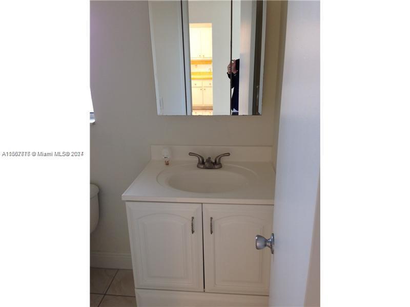 9440 Fontainebleau Blvd 305, Miami, Florida 33172, 1 Bedroom Bedrooms, ,1 BathroomBathrooms,Residentiallease,For Rent,9440 Fontainebleau Blvd 305,A11557775