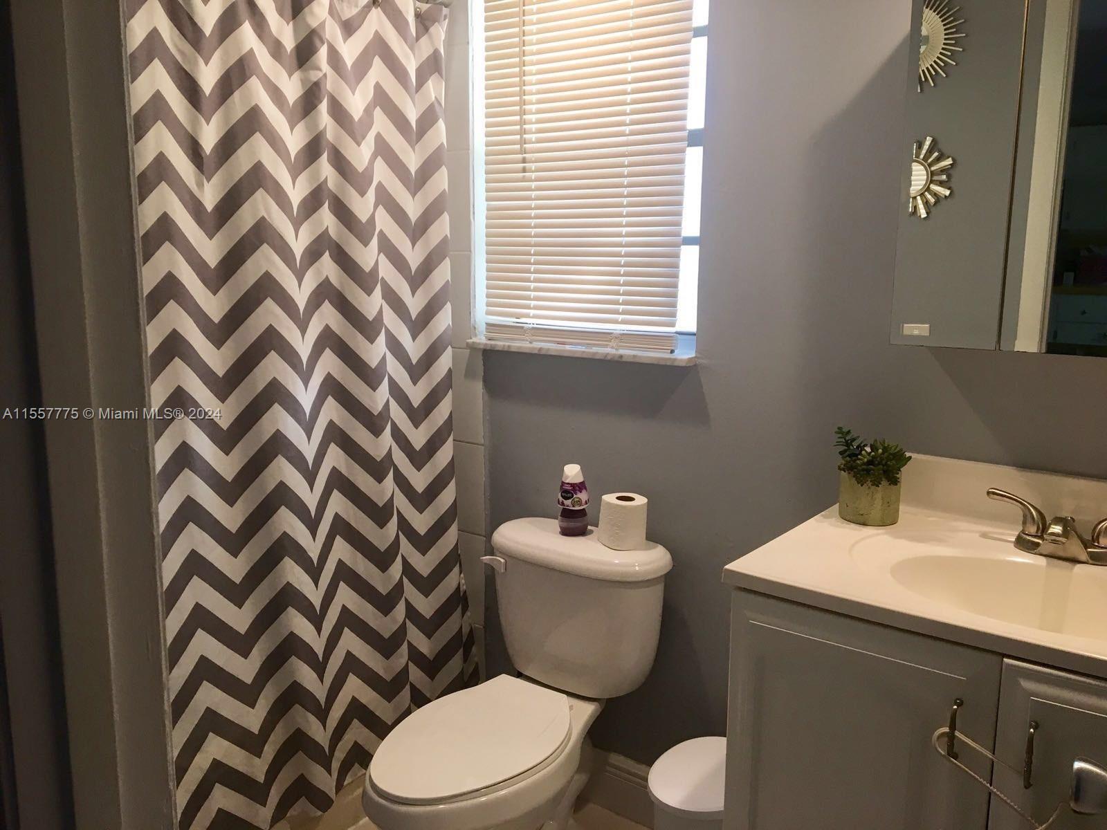 9440 Fontainebleau Blvd 305, Miami, Florida 33172, 1 Bedroom Bedrooms, ,1 BathroomBathrooms,Residentiallease,For Rent,9440 Fontainebleau Blvd 305,A11557775