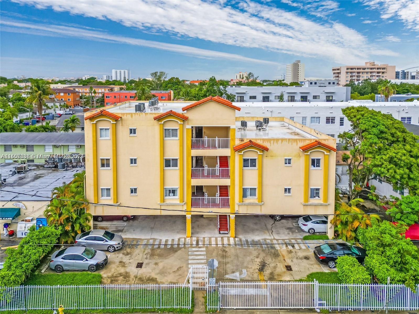 218 SW 8th Ave 302, Miami, Florida 33130, 2 Bedrooms Bedrooms, ,1 BathroomBathrooms,Residentiallease,For Rent,218 SW 8th Ave 302,A11557686