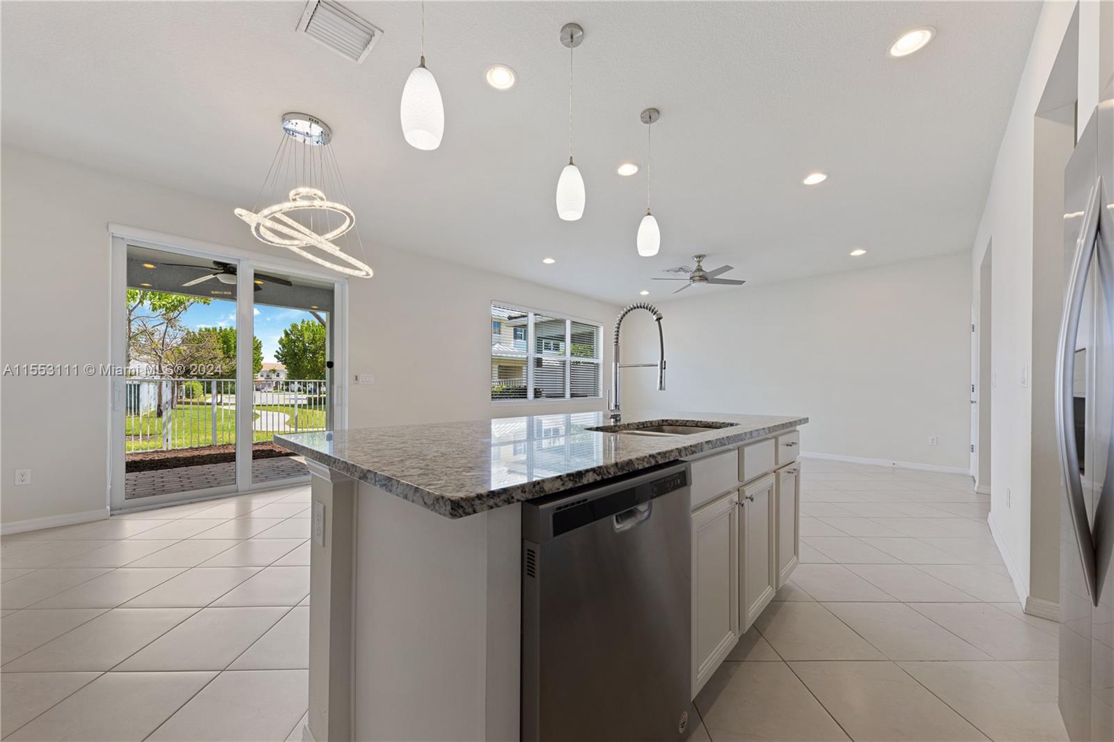 4125 Large Leaf Ln, Hollywood, Florida 33021, 3 Bedrooms Bedrooms, ,2 BathroomsBathrooms,Residential,For Sale,4125 Large Leaf Ln,A11553111