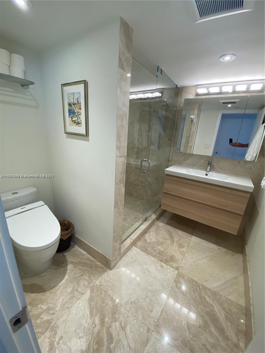 2555 Collins Ave 1201, Miami Beach, Florida 33140, 2 Bedrooms Bedrooms, ,2 BathroomsBathrooms,Residentiallease,For Rent,2555 Collins Ave 1201,A11557804