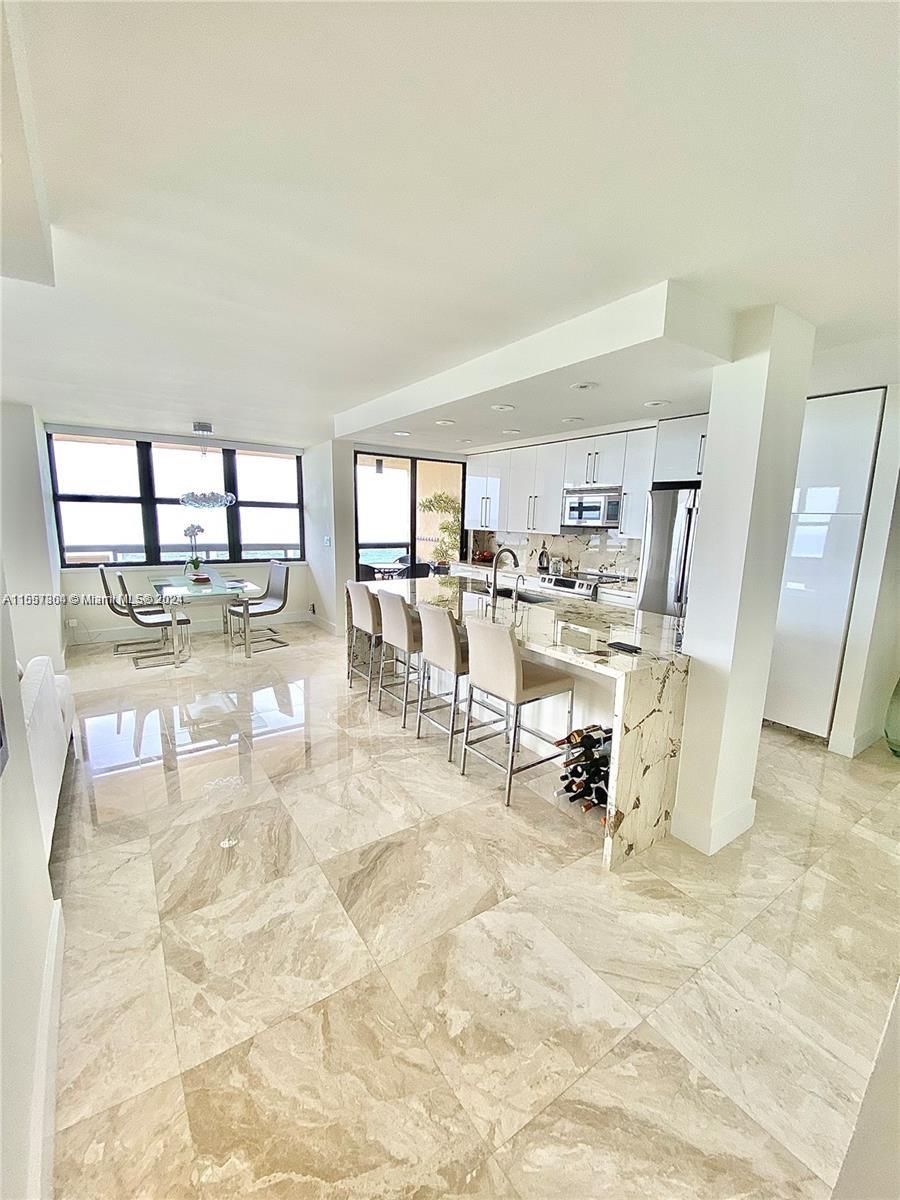 2555 Collins Ave 1201, Miami Beach, Florida 33140, 2 Bedrooms Bedrooms, ,2 BathroomsBathrooms,Residentiallease,For Rent,2555 Collins Ave 1201,A11557804