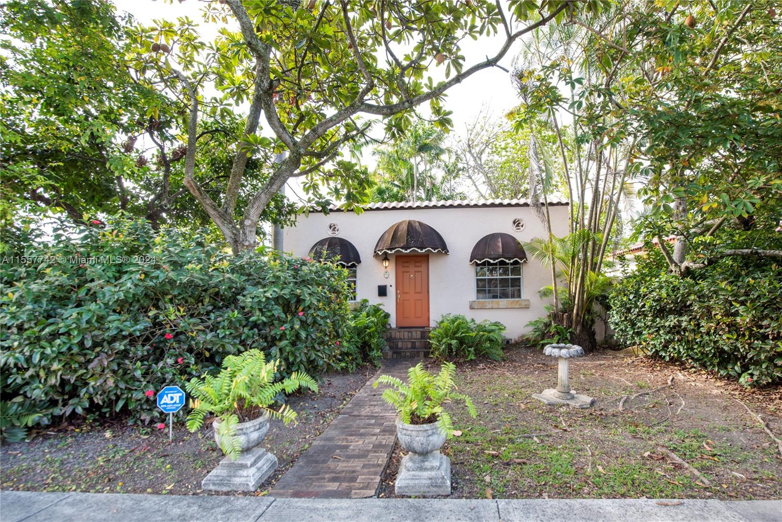 1646 Mayo St, Hollywood, Florida 33020, 2 Bedrooms Bedrooms, ,1 BathroomBathrooms,Residential,For Sale,1646 Mayo St,A11557742