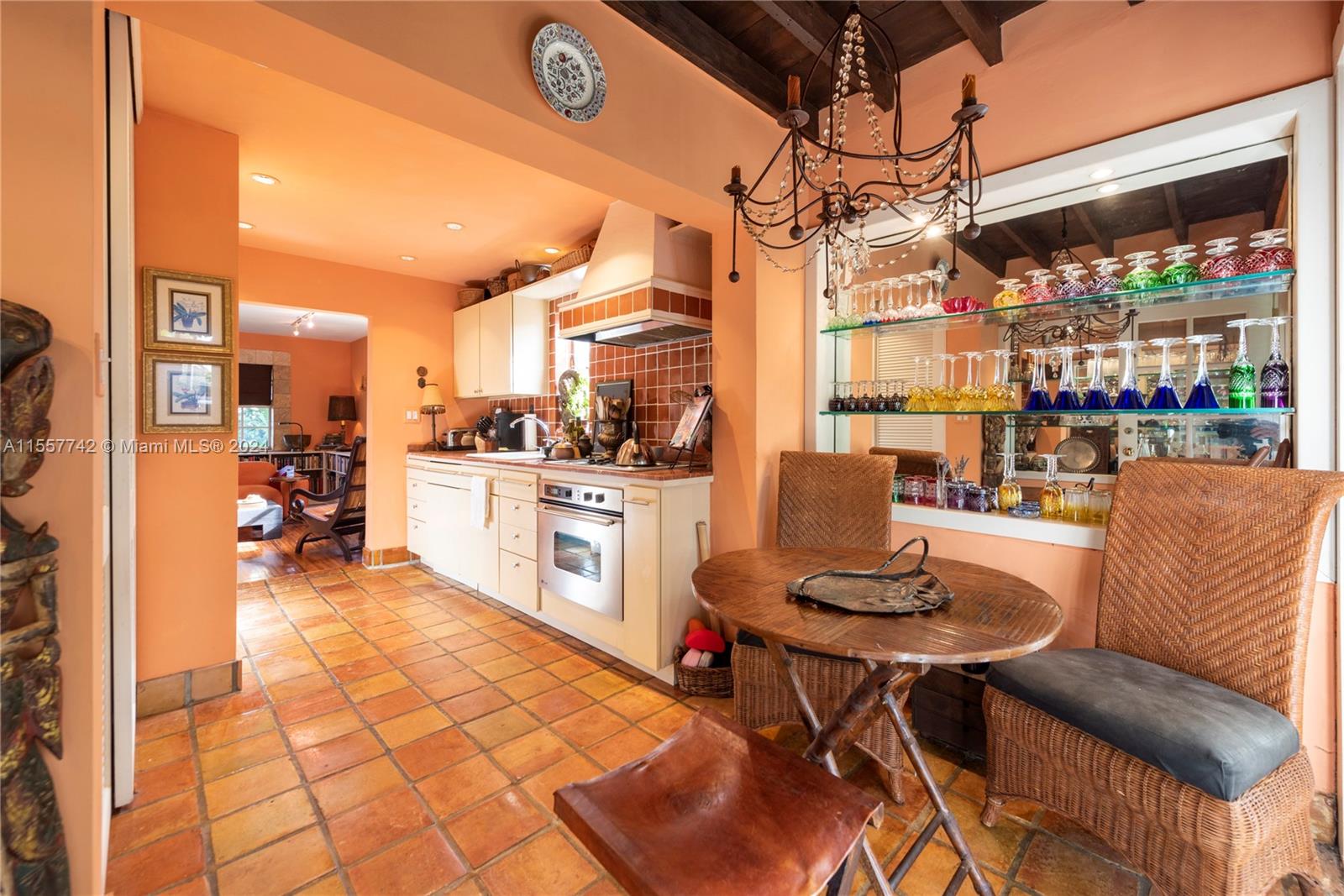 1646 Mayo St, Hollywood, Florida 33020, 2 Bedrooms Bedrooms, ,1 BathroomBathrooms,Residential,For Sale,1646 Mayo St,A11557742