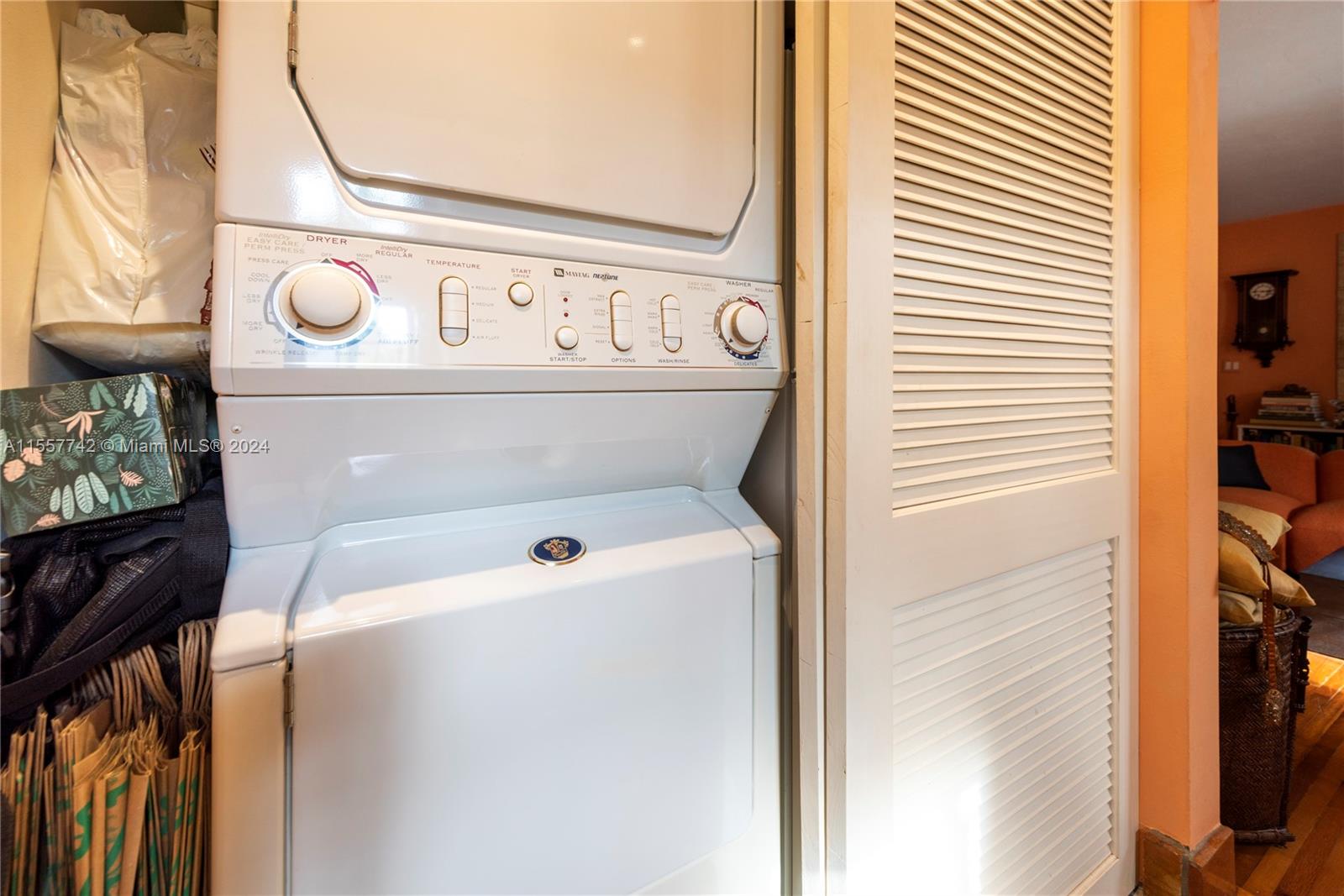 1646 Mayo St, Hollywood, Florida 33020, 2 Bedrooms Bedrooms, ,1 BathroomBathrooms,Residential,For Sale,1646 Mayo St,A11557742