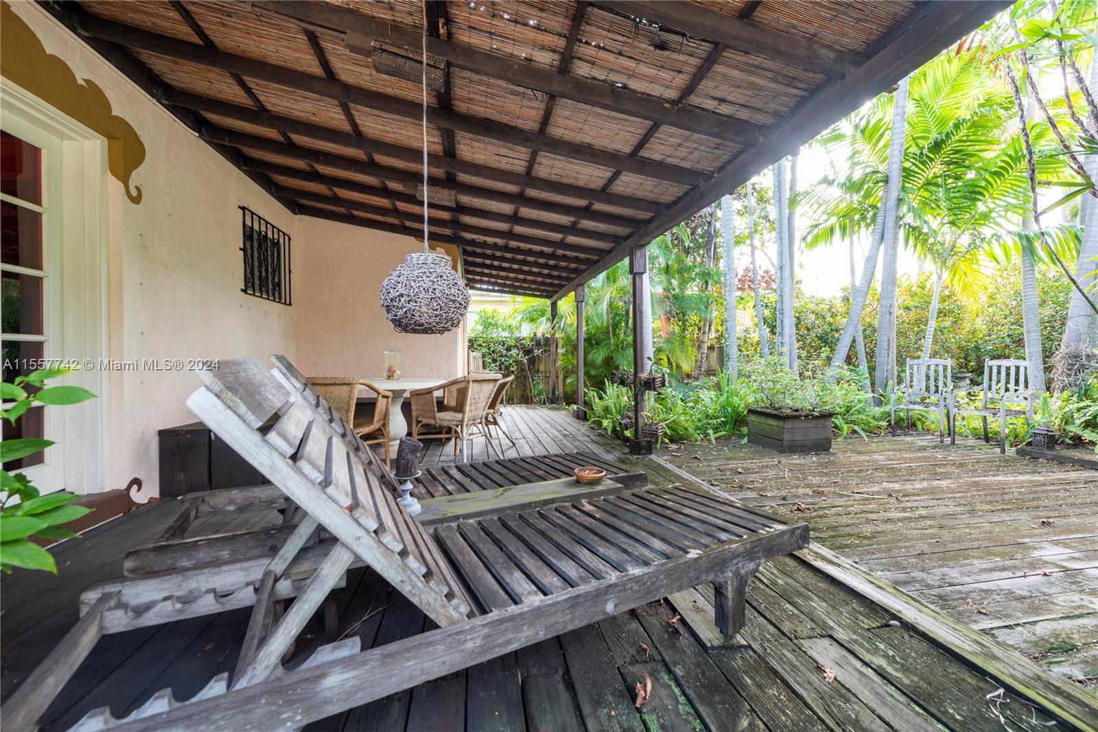 1646 Mayo St, Hollywood, Florida 33020, 2 Bedrooms Bedrooms, ,1 BathroomBathrooms,Residential,For Sale,1646 Mayo St,A11557742