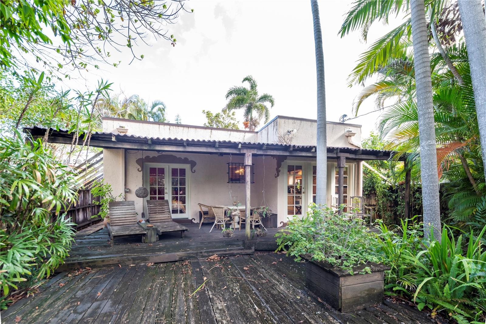 1646 Mayo St, Hollywood, Florida 33020, 2 Bedrooms Bedrooms, ,1 BathroomBathrooms,Residential,For Sale,1646 Mayo St,A11557742