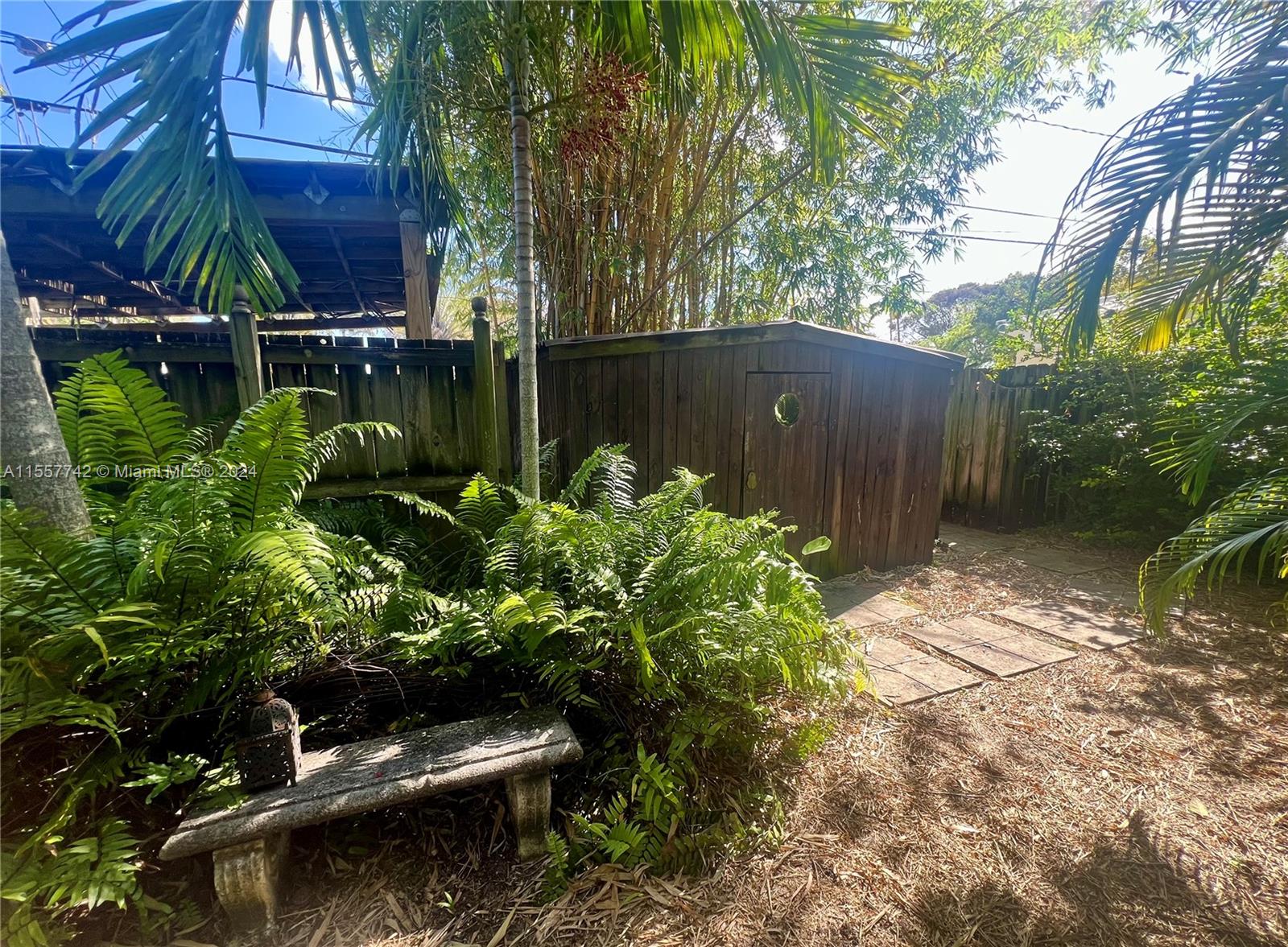 1646 Mayo St, Hollywood, Florida 33020, 2 Bedrooms Bedrooms, ,1 BathroomBathrooms,Residential,For Sale,1646 Mayo St,A11557742