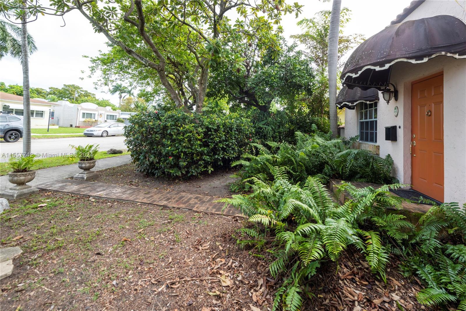 1646 Mayo St, Hollywood, Florida 33020, 2 Bedrooms Bedrooms, ,1 BathroomBathrooms,Residential,For Sale,1646 Mayo St,A11557742