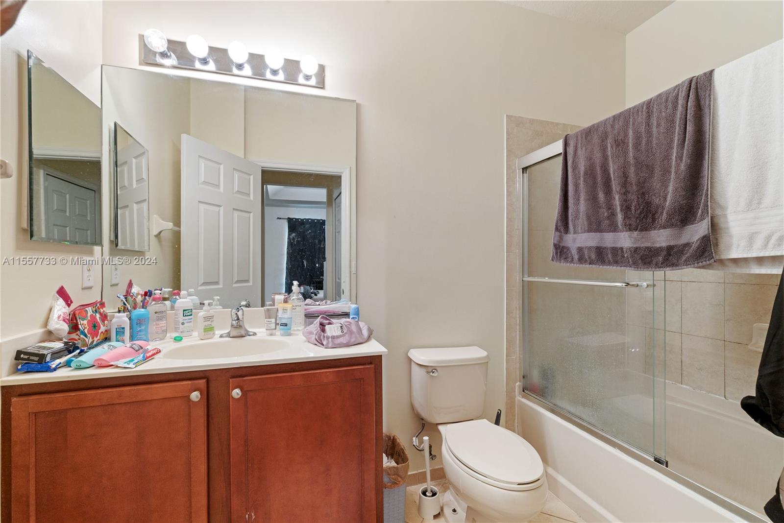 11503 NW 89th St 215, Doral, Florida 33178, 3 Bedrooms Bedrooms, ,2 BathroomsBathrooms,Residential,For Sale,11503 NW 89th St 215,A11557733