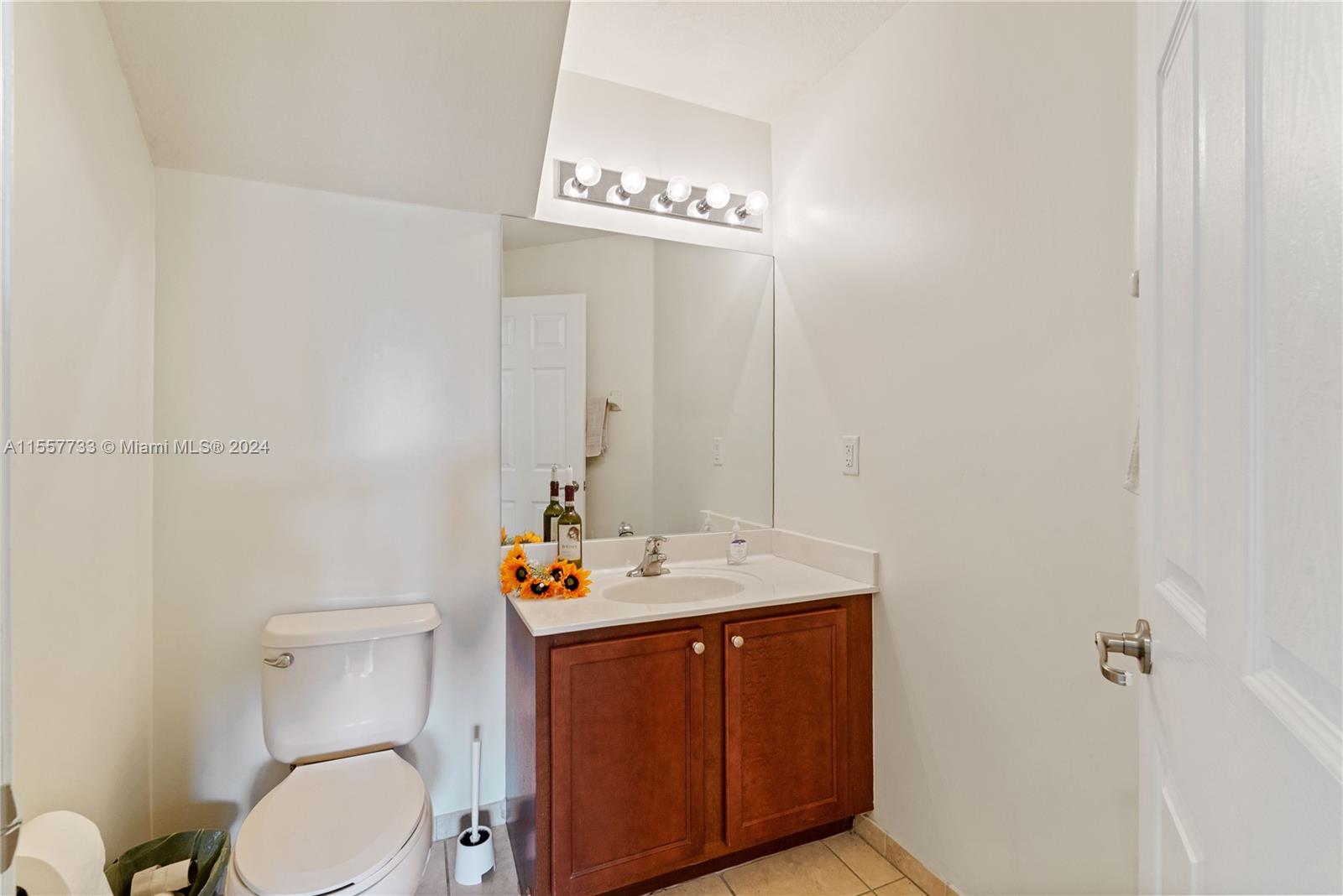 11503 NW 89th St 215, Doral, Florida 33178, 3 Bedrooms Bedrooms, ,2 BathroomsBathrooms,Residential,For Sale,11503 NW 89th St 215,A11557733