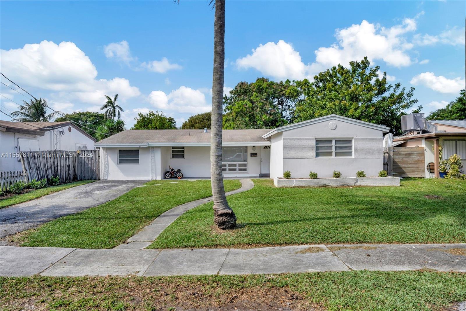 3043  Hayes St  For Sale A11557811, FL