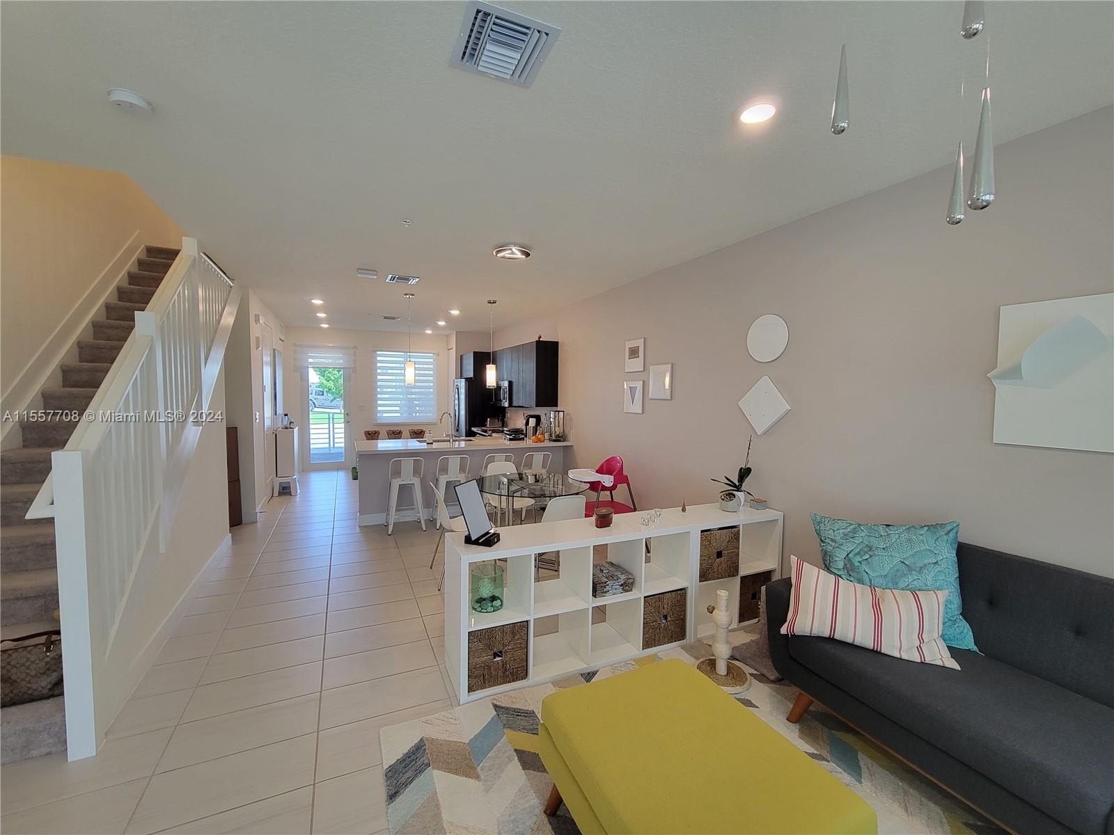 6401 NW 103rd Pl 105, Doral, Florida 33178, 3 Bedrooms Bedrooms, ,2 BathroomsBathrooms,Residential,For Sale,6401 NW 103rd Pl 105,A11557708