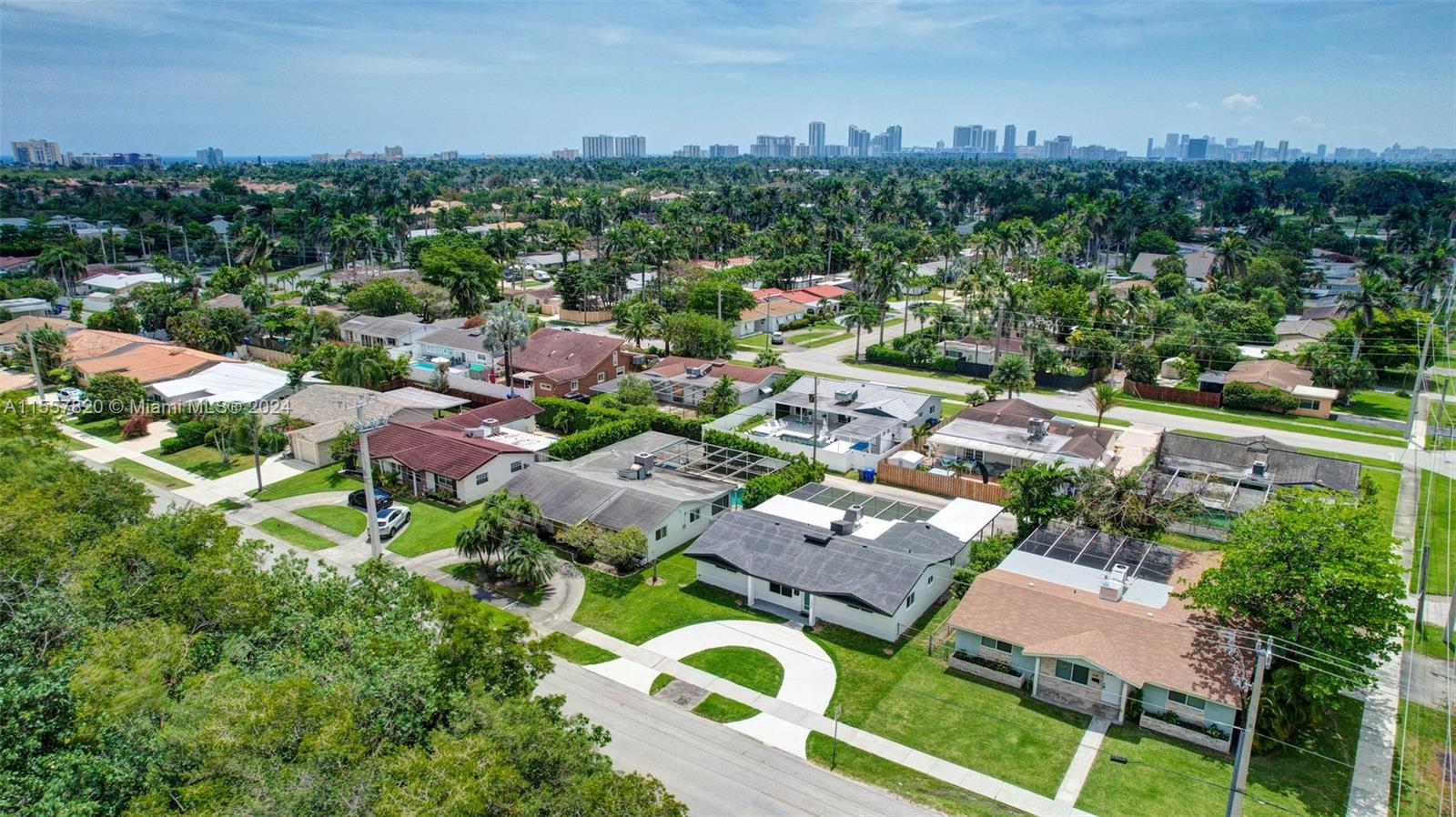 1326 Arthur St, Hollywood, Florida 33019, 3 Bedrooms Bedrooms, ,2 BathroomsBathrooms,Residential,For Sale,1326 Arthur St,A11557820