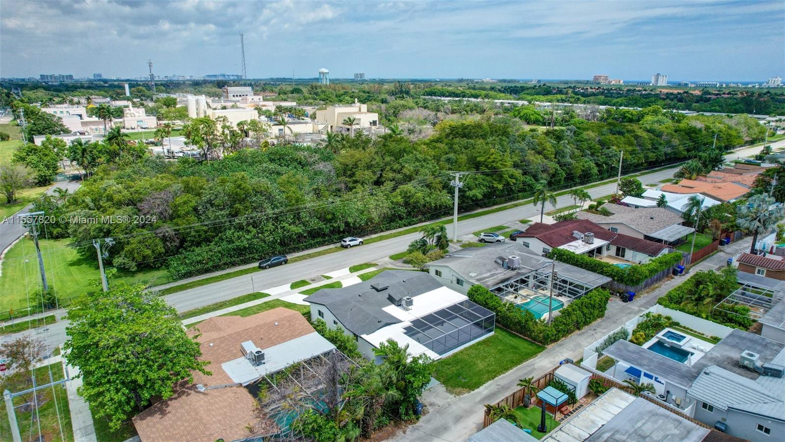 1326 Arthur St, Hollywood, Florida 33019, 3 Bedrooms Bedrooms, ,2 BathroomsBathrooms,Residential,For Sale,1326 Arthur St,A11557820