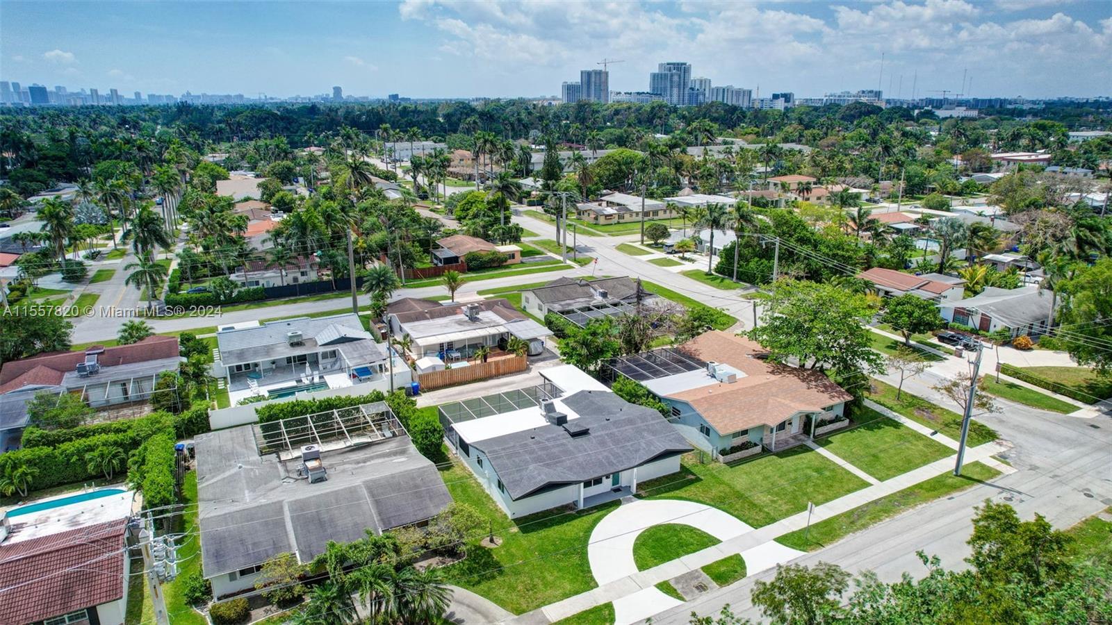 1326 Arthur St, Hollywood, Florida 33019, 3 Bedrooms Bedrooms, ,2 BathroomsBathrooms,Residential,For Sale,1326 Arthur St,A11557820