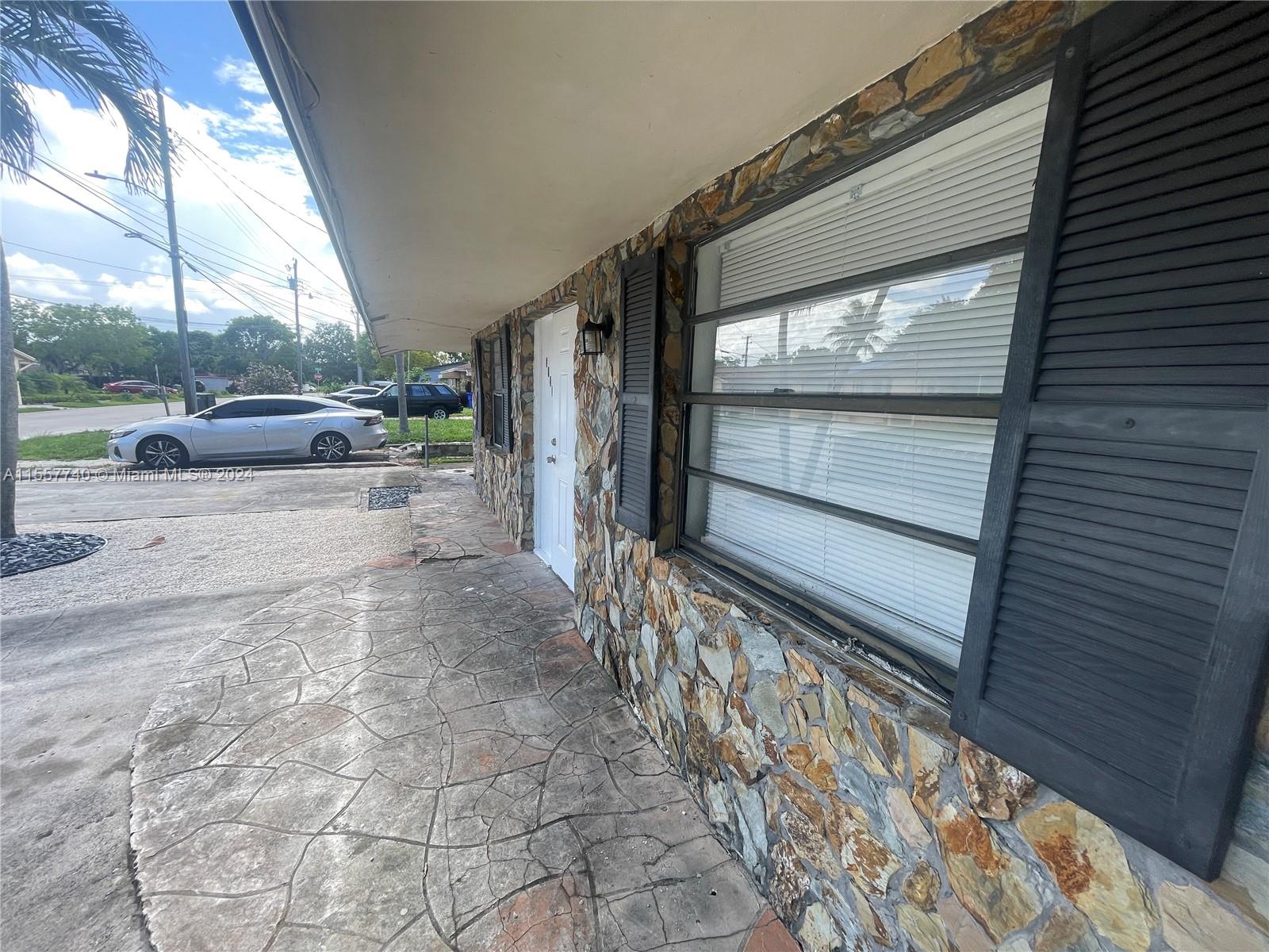 5737 Hayes St 5737, Hollywood, Florida 33021, 2 Bedrooms Bedrooms, ,1 BathroomBathrooms,Residentiallease,For Rent,5737 Hayes St 5737,A11557740