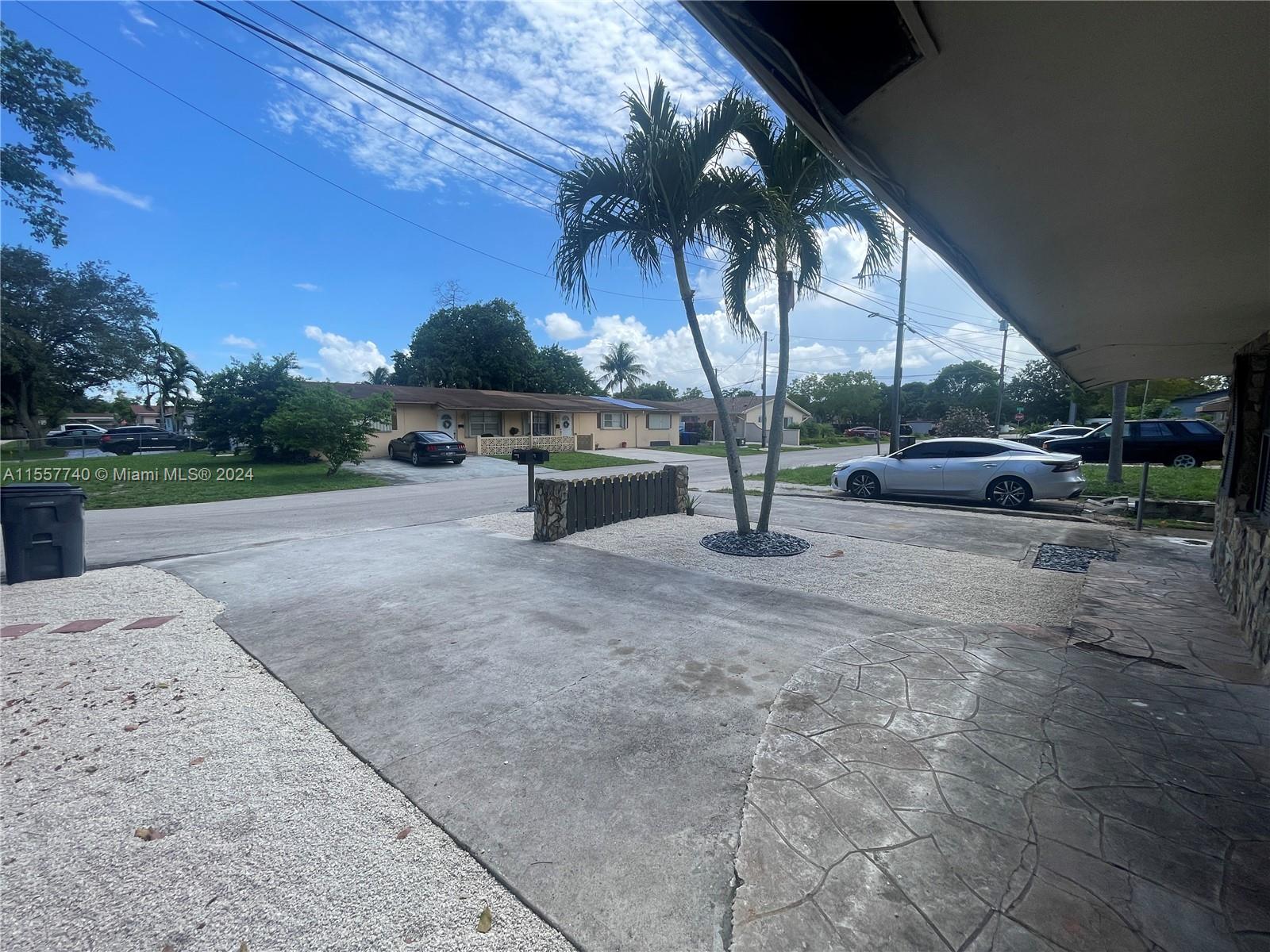 5737 Hayes St 5737, Hollywood, Florida 33021, 2 Bedrooms Bedrooms, ,1 BathroomBathrooms,Residentiallease,For Rent,5737 Hayes St 5737,A11557740