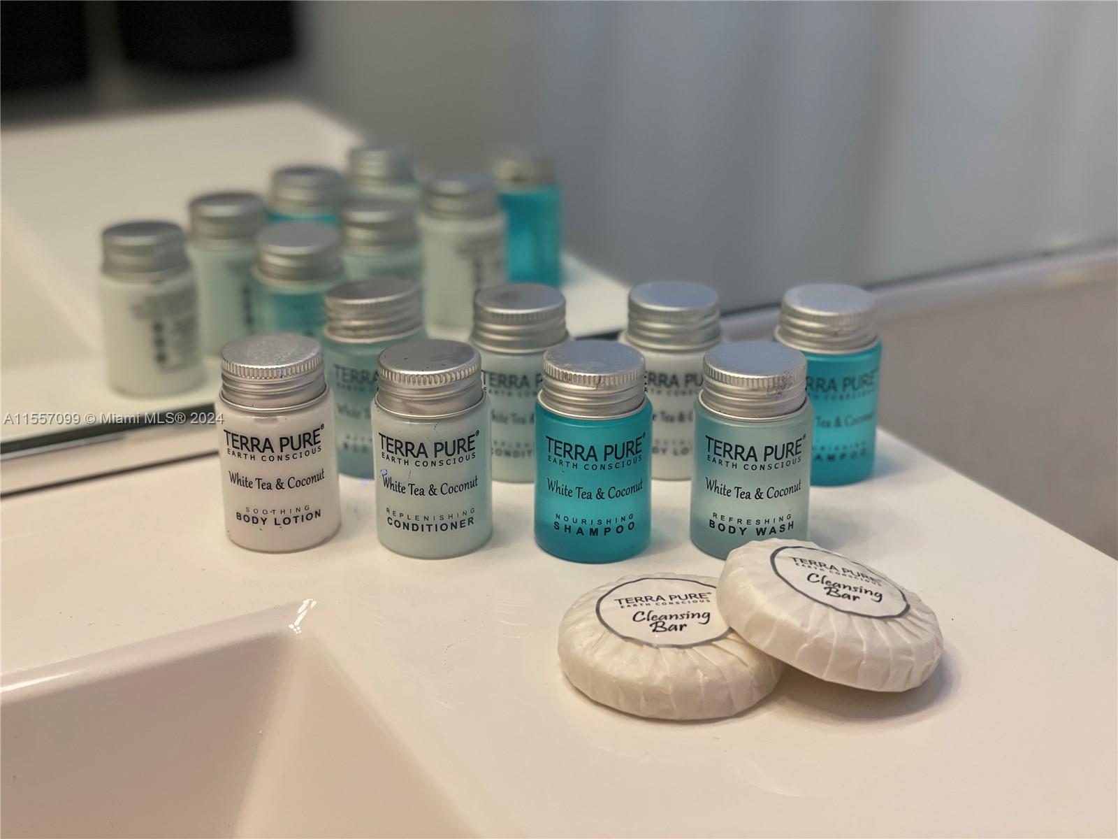 1955 Washington St, Hollywood, Florida 33020, 3 Bedrooms Bedrooms, ,2 BathroomsBathrooms,Residential,For Sale,1955 Washington St,A11557099