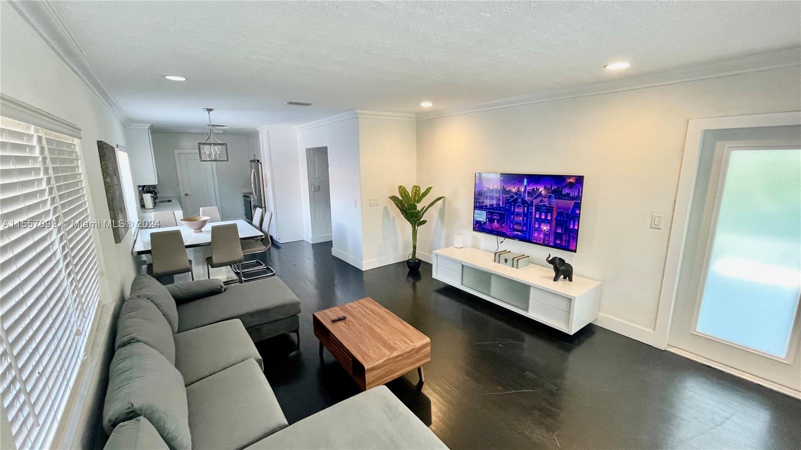 1955 Washington St, Hollywood, Florida 33020, 3 Bedrooms Bedrooms, ,2 BathroomsBathrooms,Residential,For Sale,1955 Washington St,A11557099