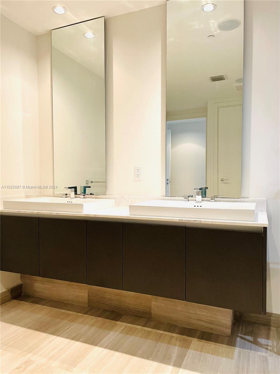 3300 NE 188th St 409, Aventura, Florida 33180, 4 Bedrooms Bedrooms, ,4 BathroomsBathrooms,Residentiallease,For Rent,3300 NE 188th St 409,A11553087