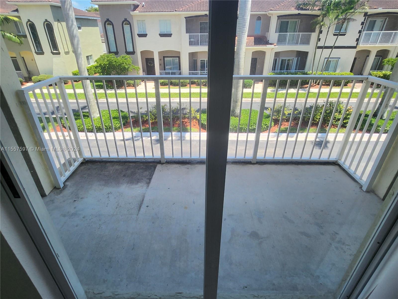 1963 SE 23rd Rd, Homestead, Florida 33035, 4 Bedrooms Bedrooms, ,3 BathroomsBathrooms,Residentiallease,For Rent,1963 SE 23rd Rd,A11557597