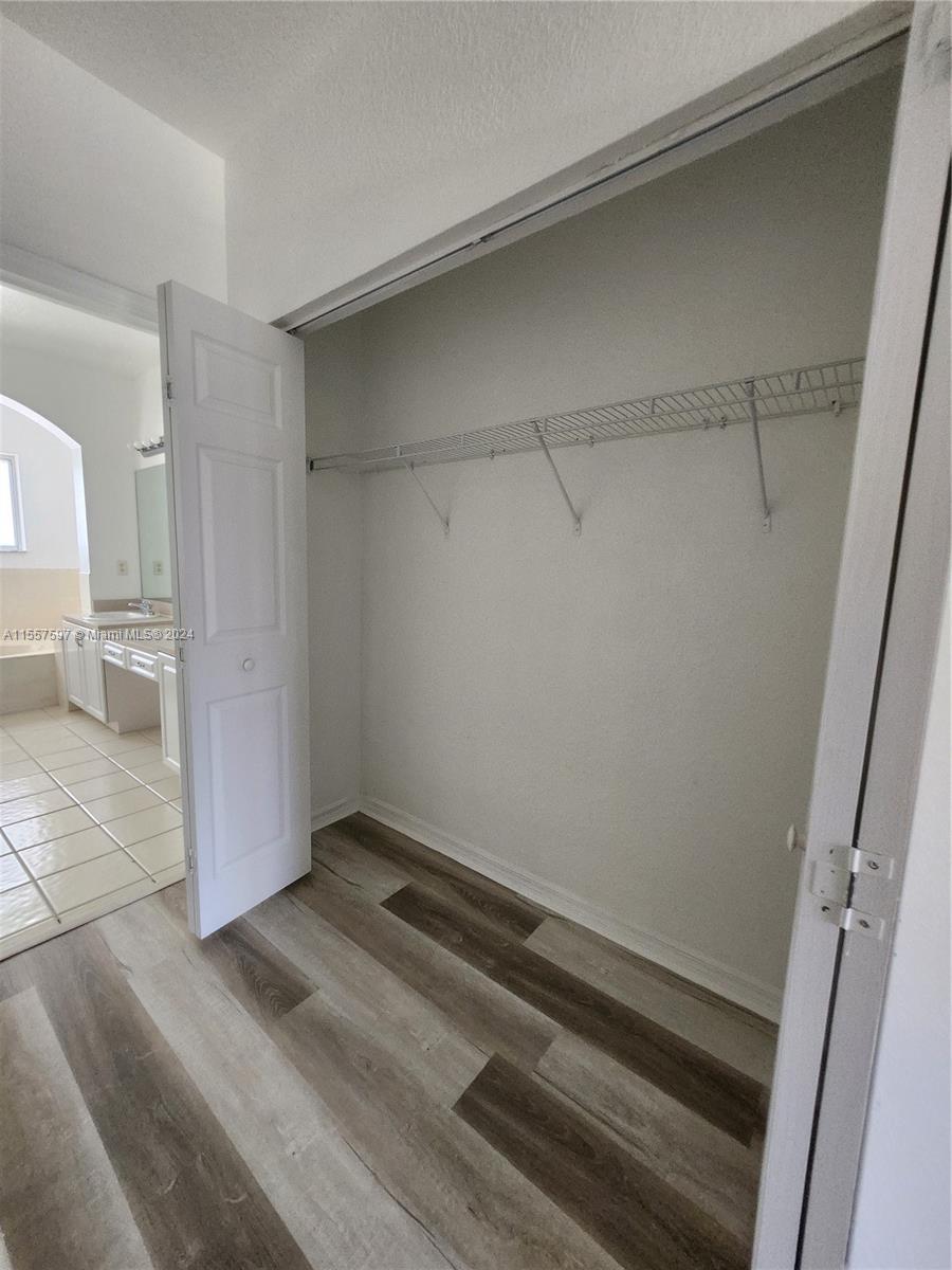 1963 SE 23rd Rd, Homestead, Florida 33035, 4 Bedrooms Bedrooms, ,3 BathroomsBathrooms,Residentiallease,For Rent,1963 SE 23rd Rd,A11557597