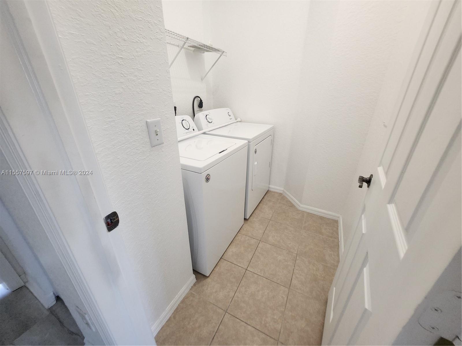 1963 SE 23rd Rd, Homestead, Florida 33035, 4 Bedrooms Bedrooms, ,3 BathroomsBathrooms,Residentiallease,For Rent,1963 SE 23rd Rd,A11557597