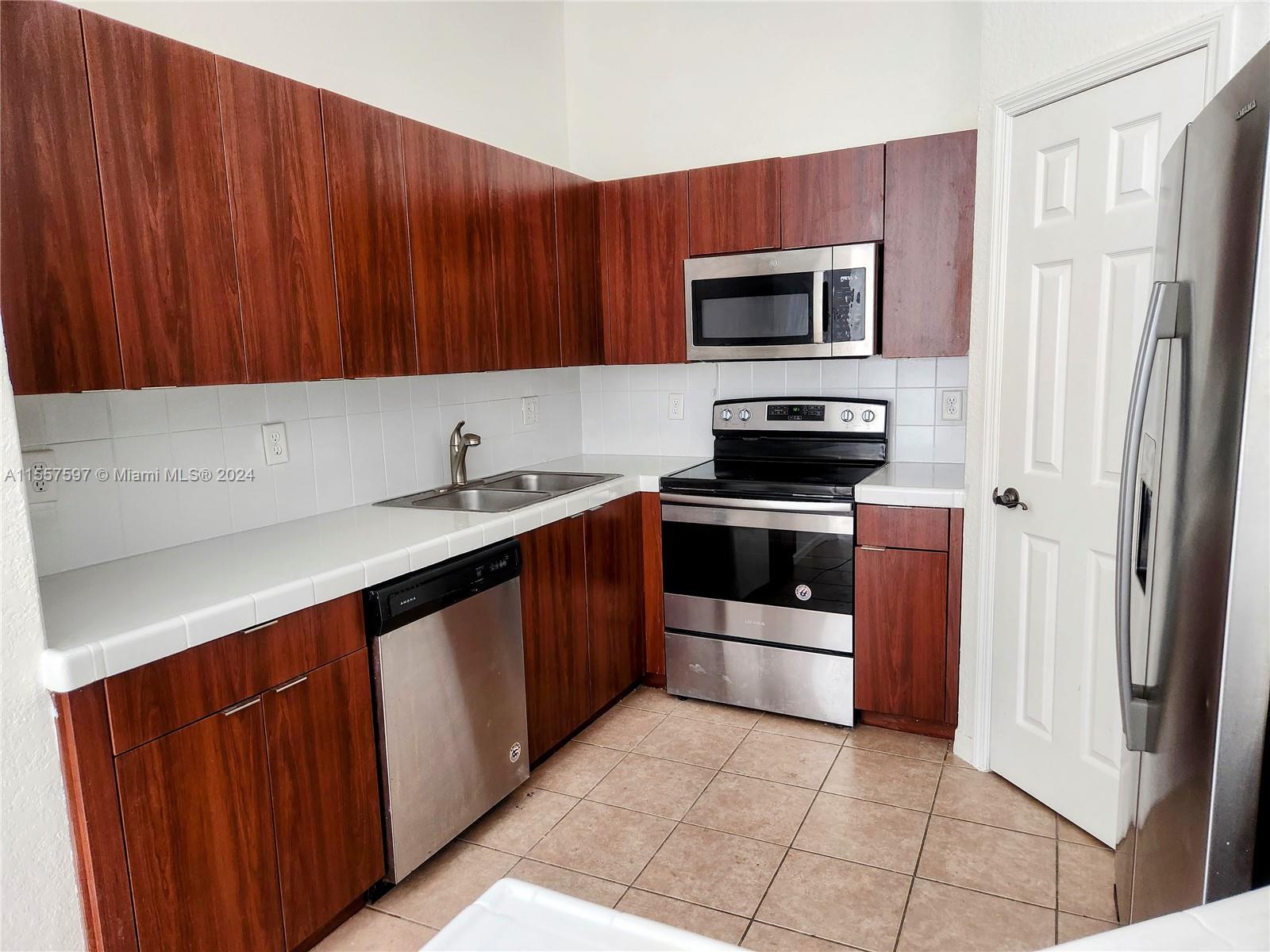 1963 SE 23rd Rd, Homestead, Florida 33035, 4 Bedrooms Bedrooms, ,3 BathroomsBathrooms,Residentiallease,For Rent,1963 SE 23rd Rd,A11557597