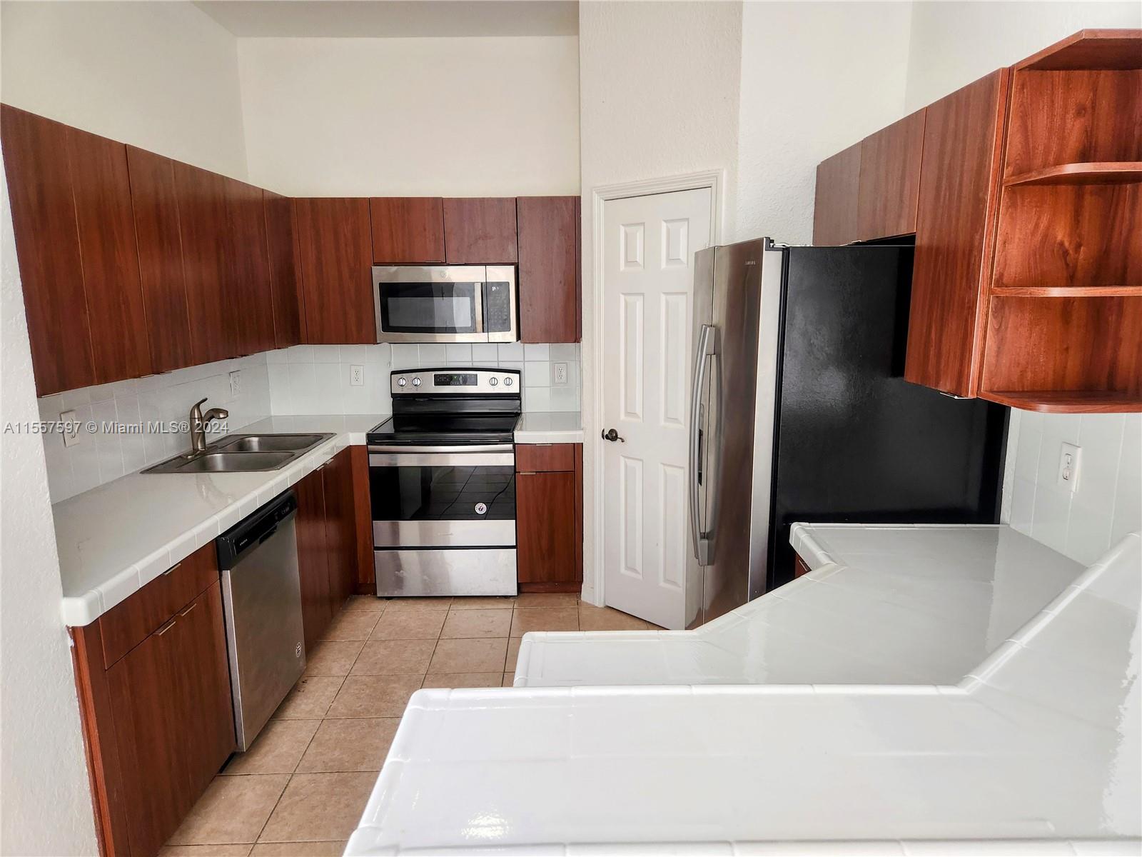 1963 SE 23rd Rd, Homestead, Florida 33035, 4 Bedrooms Bedrooms, ,3 BathroomsBathrooms,Residentiallease,For Rent,1963 SE 23rd Rd,A11557597