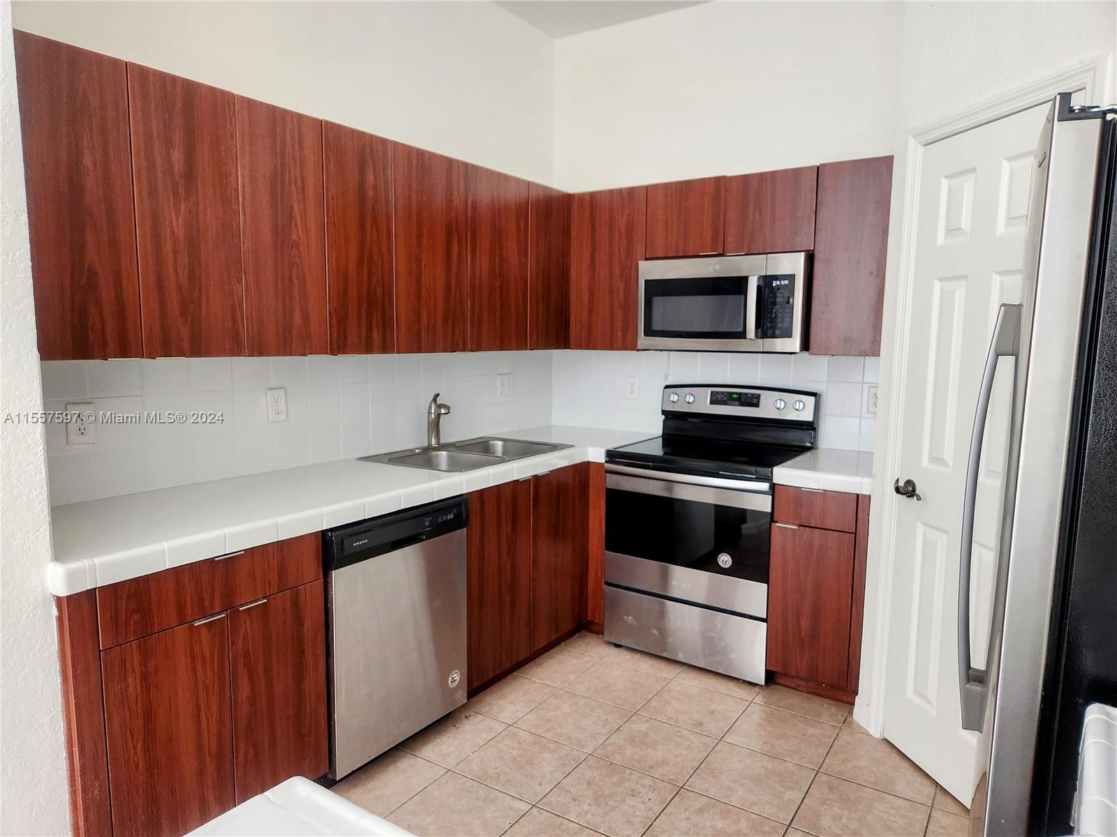 1963 SE 23rd Rd, Homestead, Florida 33035, 4 Bedrooms Bedrooms, ,3 BathroomsBathrooms,Residentiallease,For Rent,1963 SE 23rd Rd,A11557597