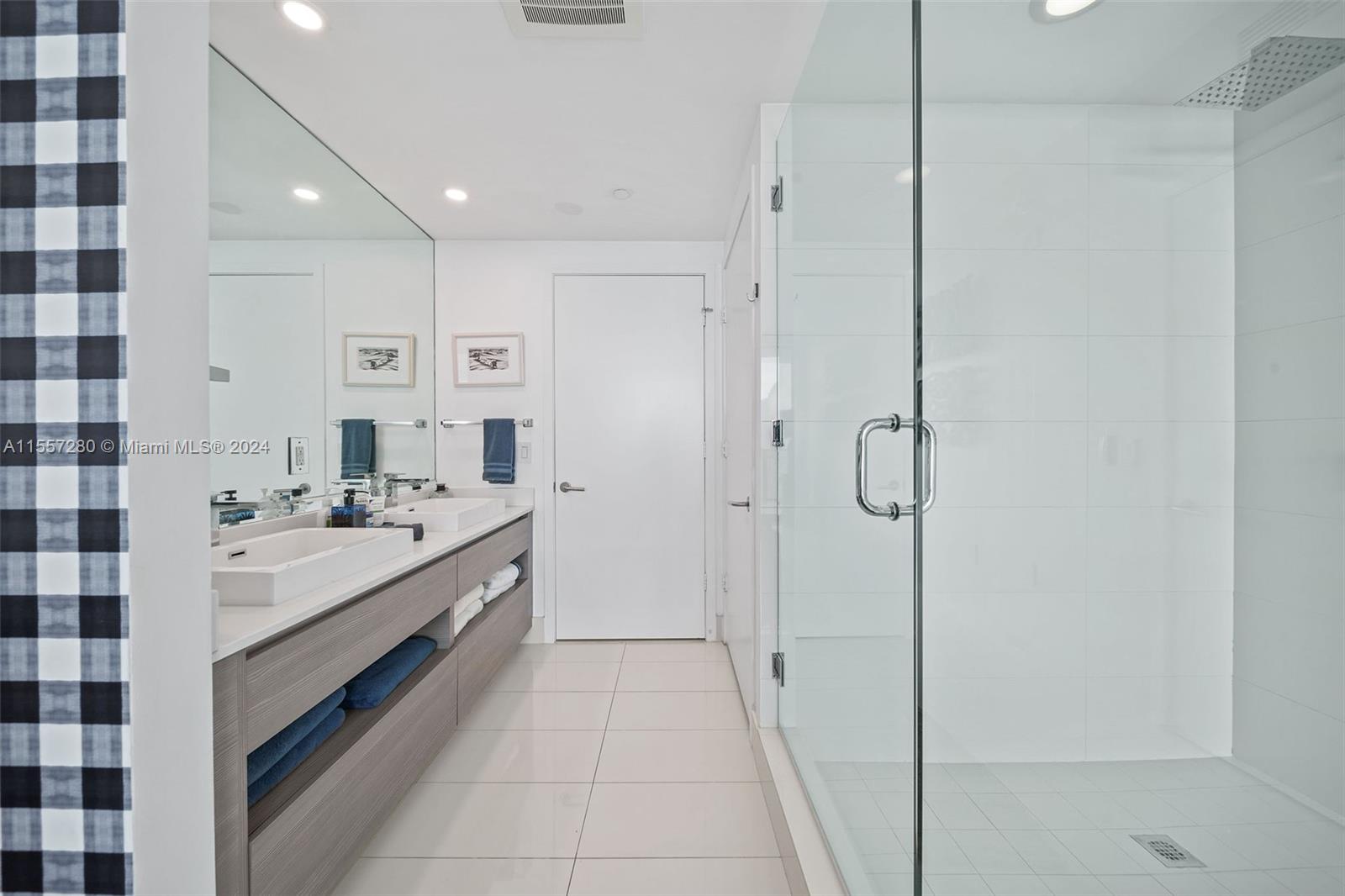 460 NE 28th St 3904, Miami, Florida 33137, 2 Bedrooms Bedrooms, ,2 BathroomsBathrooms,Residentiallease,For Rent,460 NE 28th St 3904,A11557280