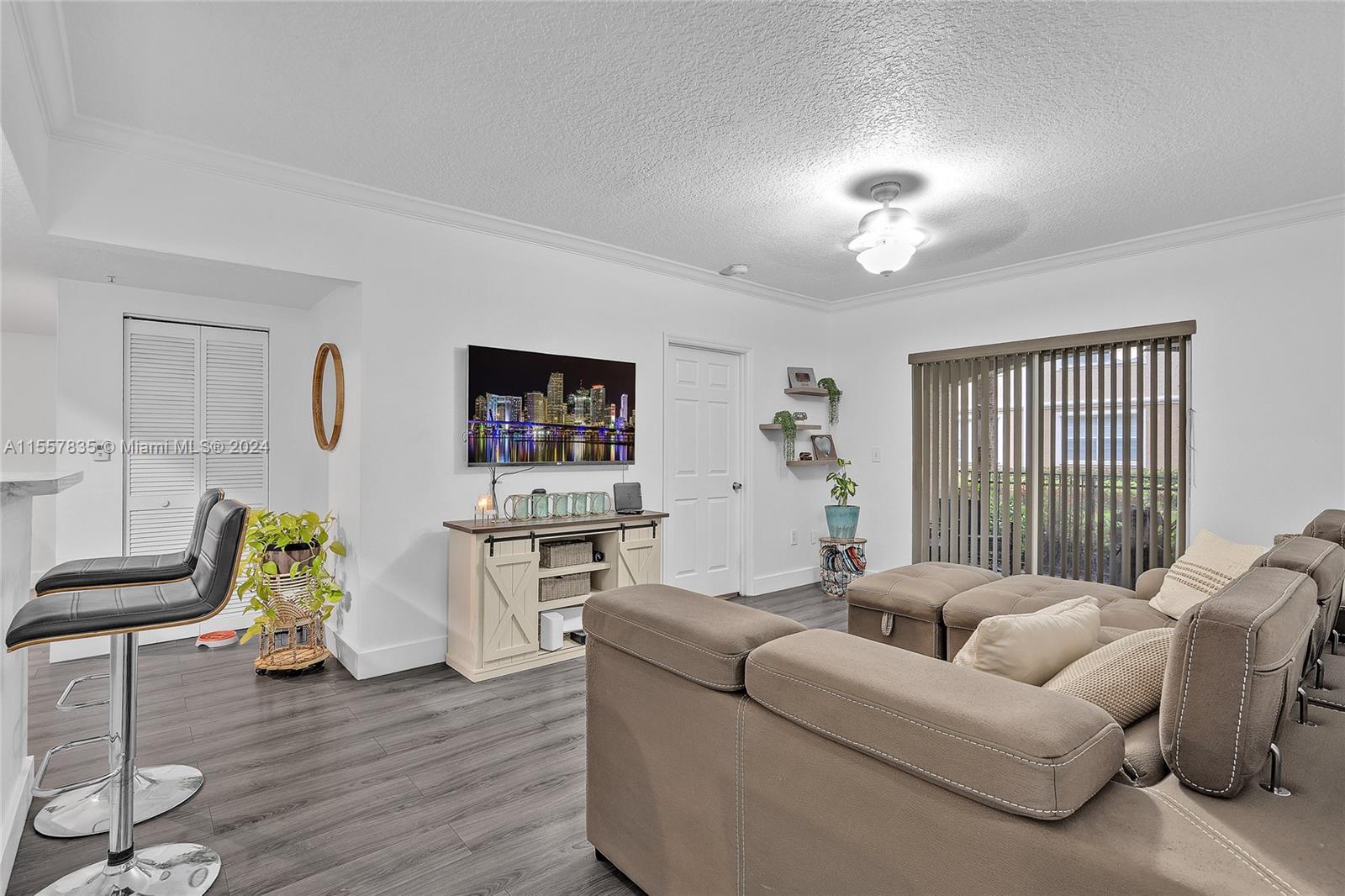 215 SW 117th Ter 14107, Pembroke Pines, Florida 33025, 3 Bedrooms Bedrooms, ,2 BathroomsBathrooms,Residential,For Sale,215 SW 117th Ter 14107,A11557835