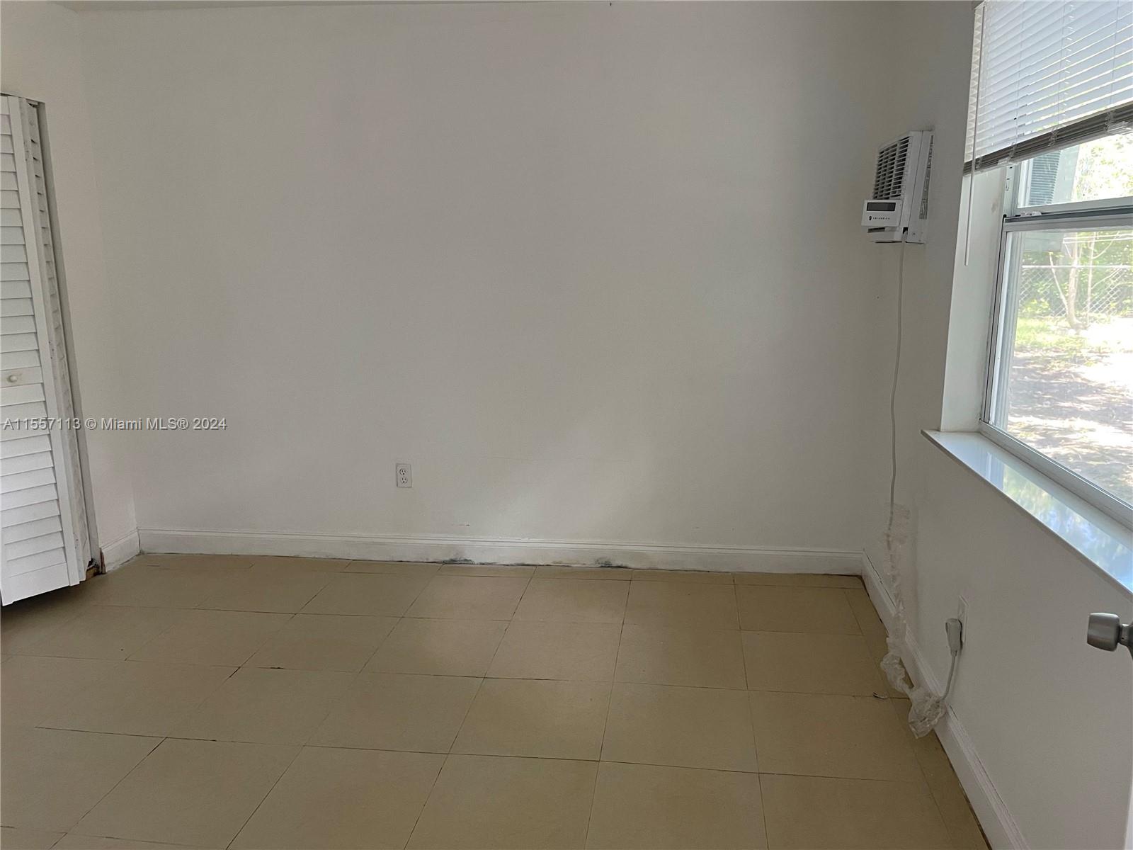 1180 NE 160th Ter 3, North Miami Beach, Florida 33162, 2 Bedrooms Bedrooms, ,1 BathroomBathrooms,Residentiallease,For Rent,1180 NE 160th Ter 3,A11557113