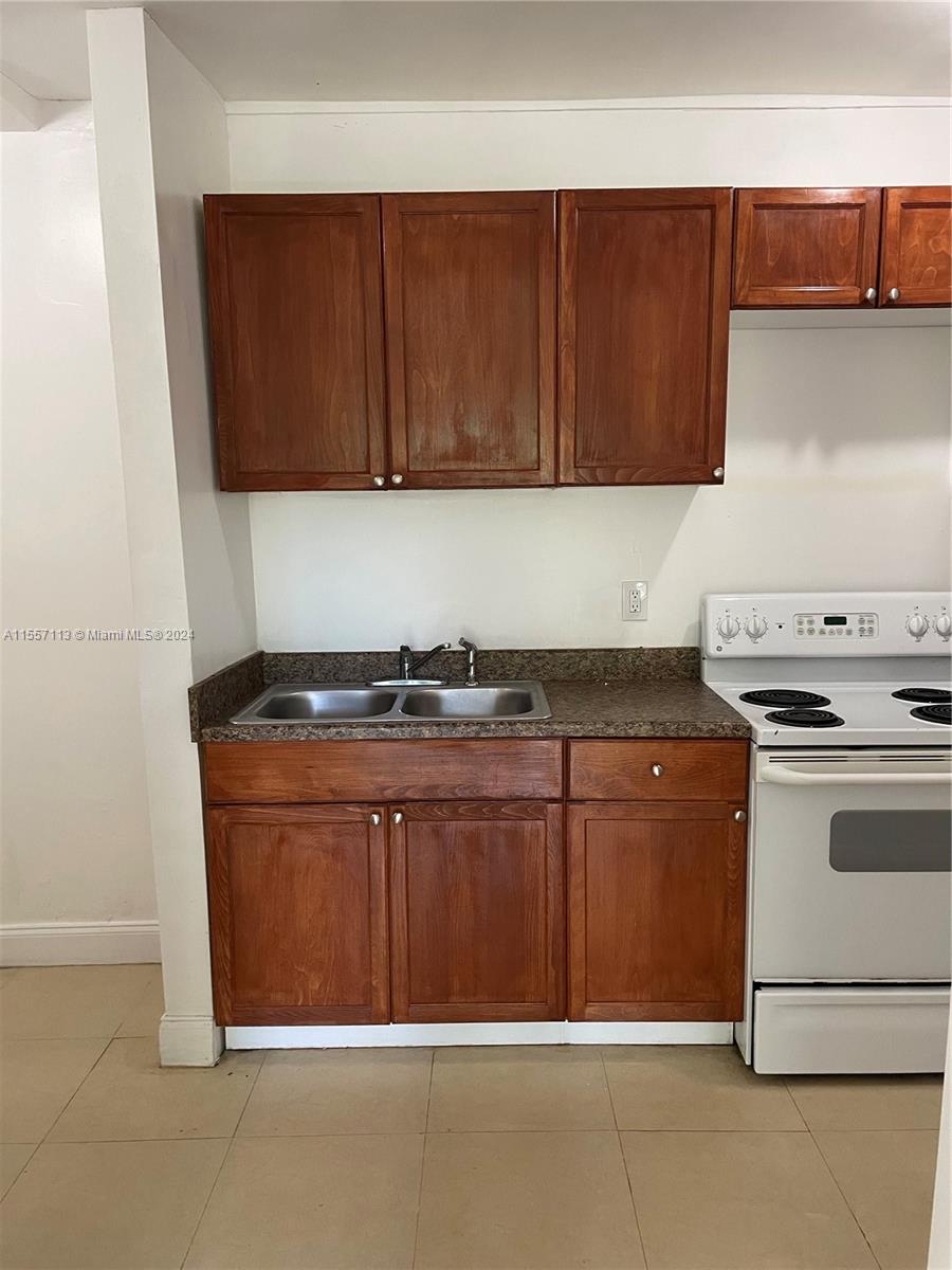 1180 NE 160th Ter 3, North Miami Beach, Florida 33162, 2 Bedrooms Bedrooms, ,1 BathroomBathrooms,Residentiallease,For Rent,1180 NE 160th Ter 3,A11557113