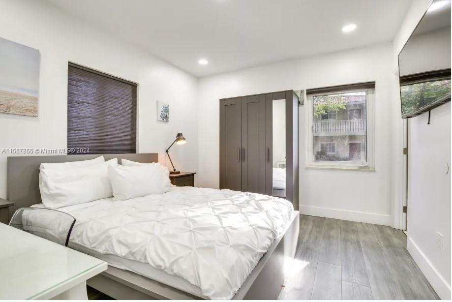 17001 NE 20th Ave 1, North Miami Beach, Florida 33162, 2 Bedrooms Bedrooms, ,1 BathroomBathrooms,Residentiallease,For Rent,17001 NE 20th Ave 1,A11557855