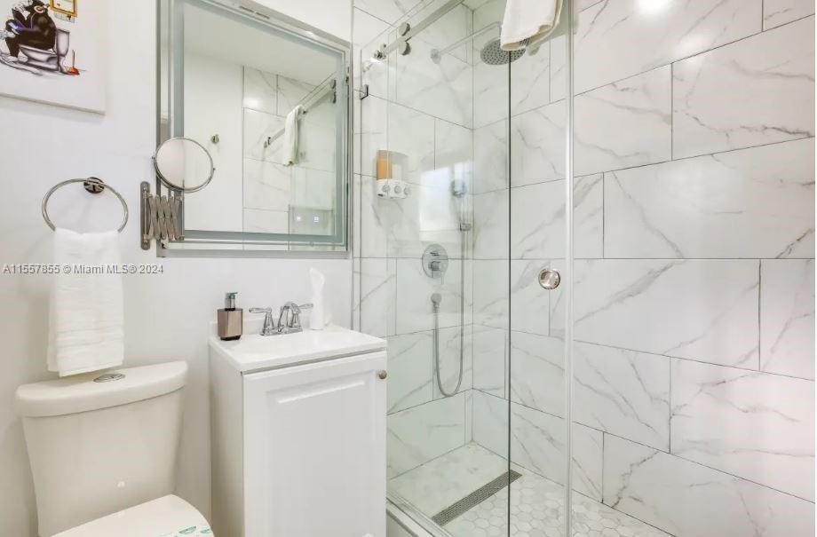 17001 NE 20th Ave 1, North Miami Beach, Florida 33162, 2 Bedrooms Bedrooms, ,1 BathroomBathrooms,Residentiallease,For Rent,17001 NE 20th Ave 1,A11557855