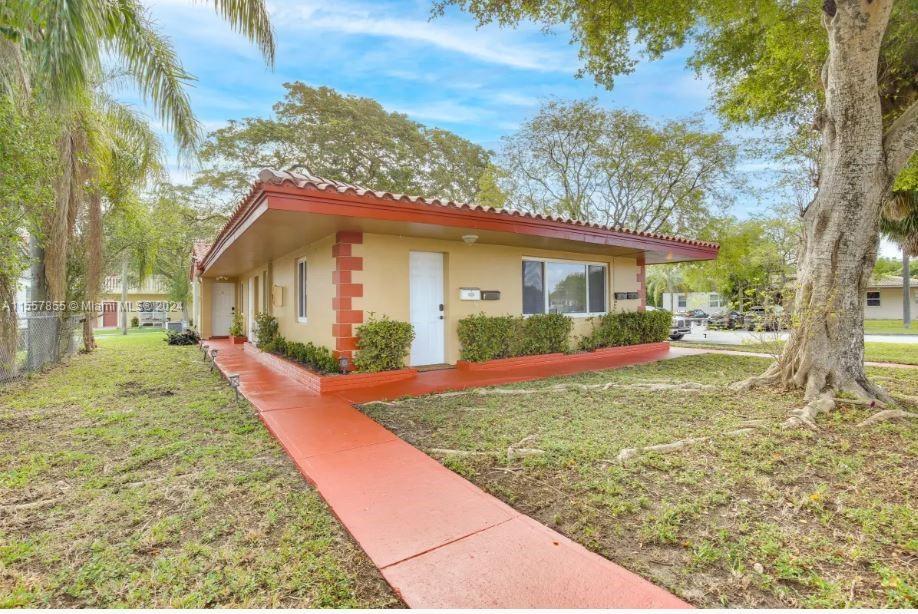 17001 NE 20th Ave 1, North Miami Beach, Florida 33162, 2 Bedrooms Bedrooms, ,1 BathroomBathrooms,Residentiallease,For Rent,17001 NE 20th Ave 1,A11557855