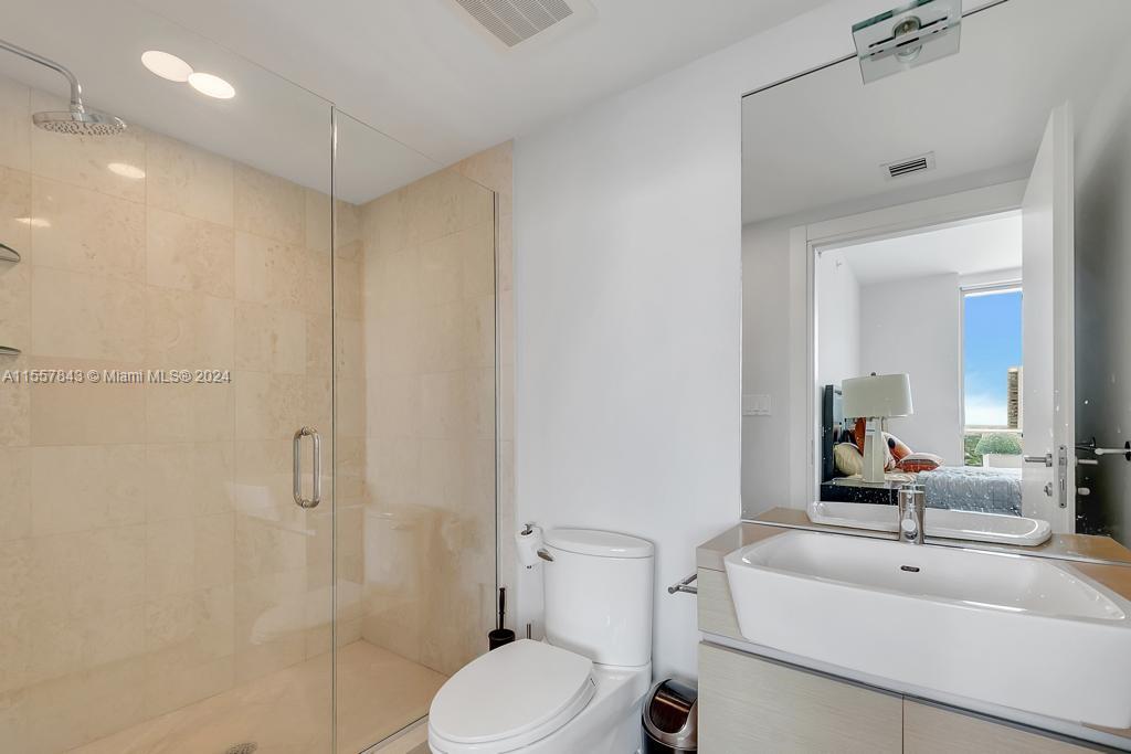 200 Biscayne Boulevard Way 3902, Miami, Florida 33131, 2 Bedrooms Bedrooms, ,2 BathroomsBathrooms,Residentiallease,For Rent,200 Biscayne Boulevard Way 3902,A11557843